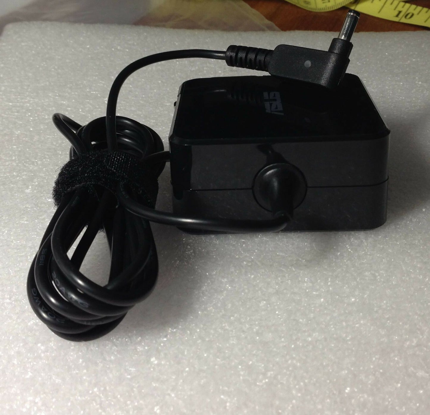 Original OEM ASUS 19V 2.37A 45W AC Adapter for ASUS Zenbook UX301LA-XH72T Laptop
