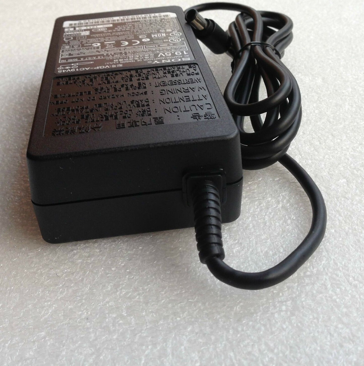 New Original OEM Sony 19.5V 6.2A 120W AC Adapter for Sony Vaio PCG-81111U Laptop
