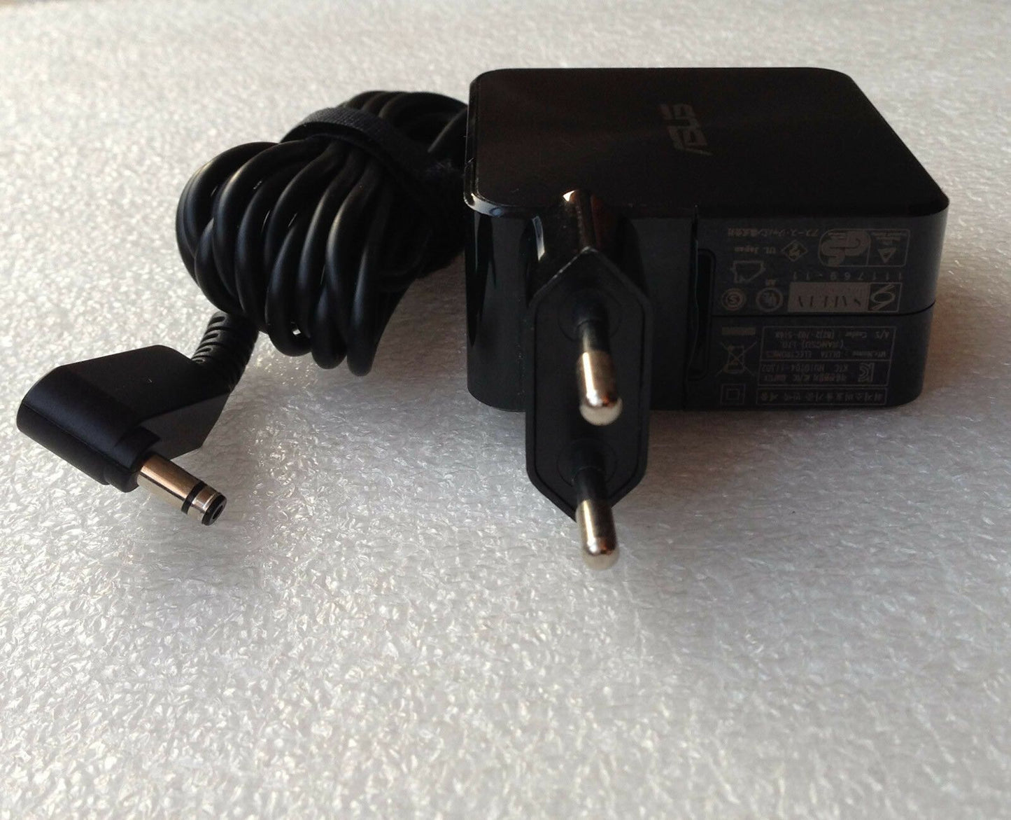 Original OEM AC Adapter for Asus Taichi 21-CW002H,21-CW003H,21-CW009H,ADP-45AW A