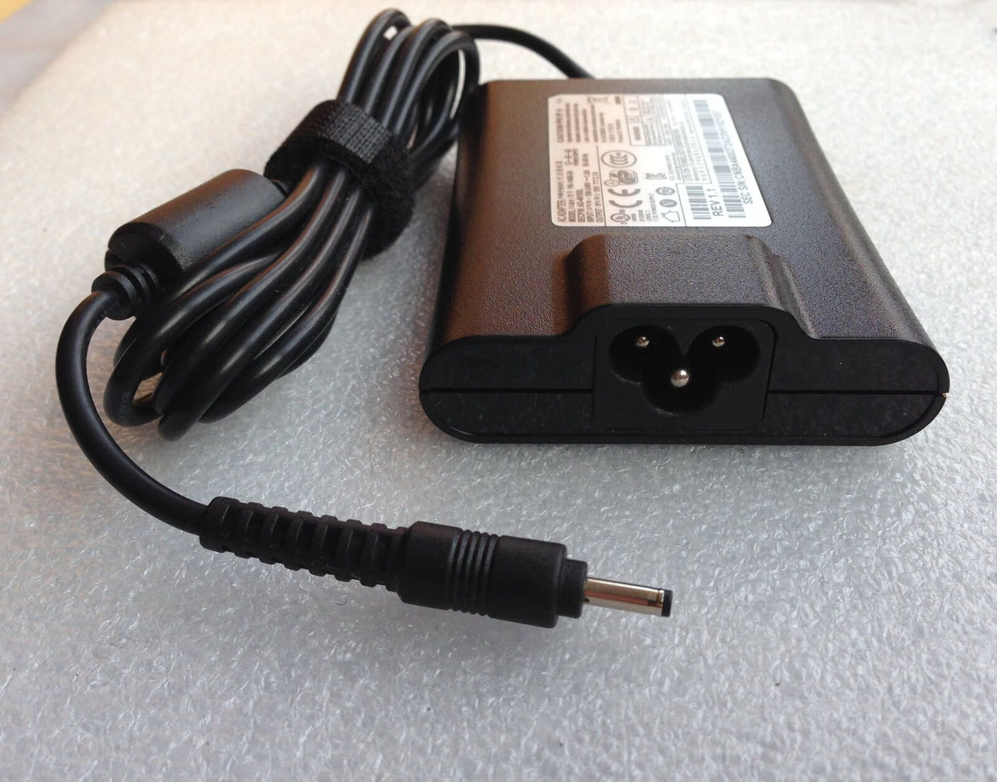 @Original OEM Samsung 40W Slim Power Charger NP900X4C-A01FR,AD-4019SL,PA-1400-24