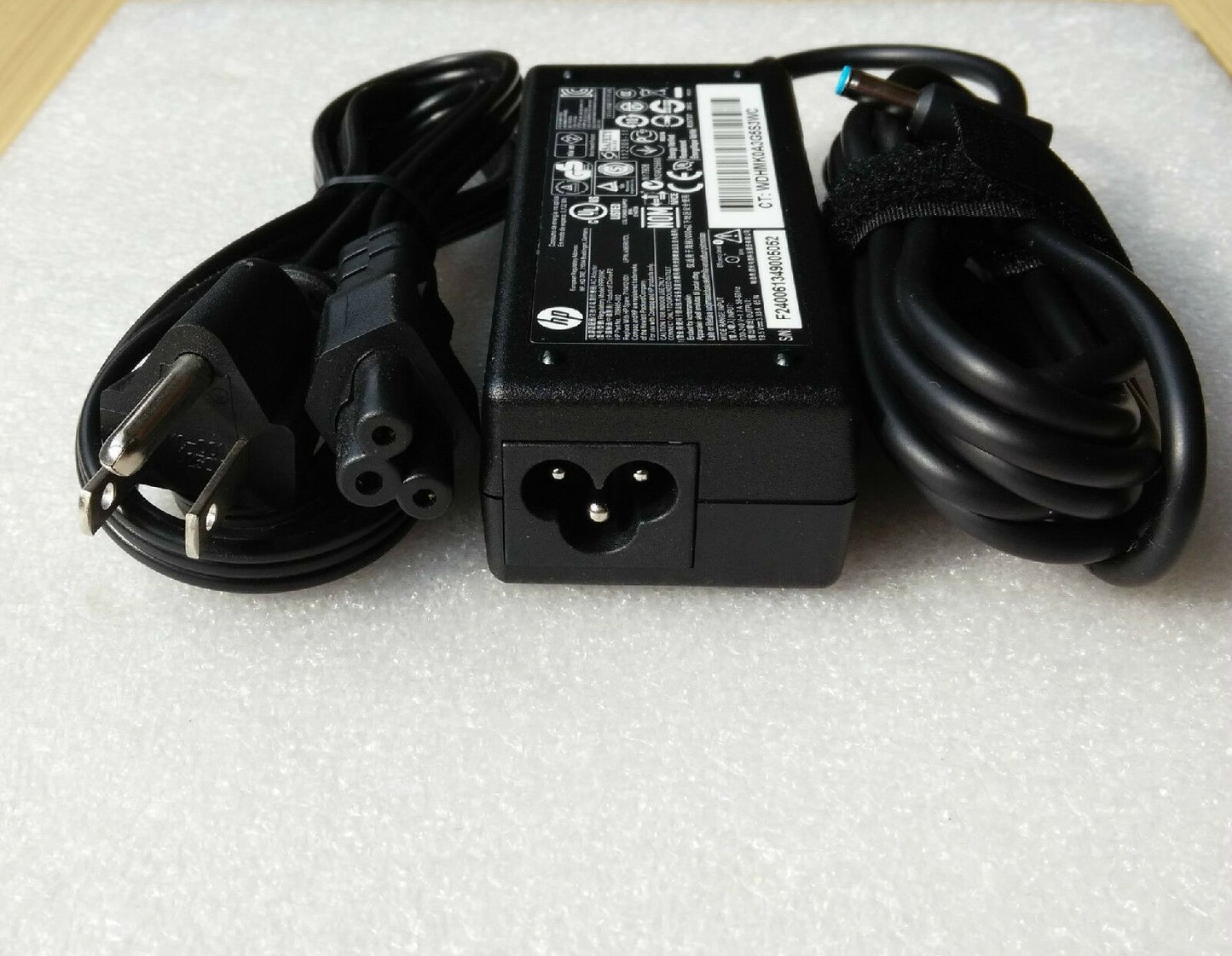 Original OEM HP 65W S-3P nPFC AC Adapter for HP Chromebook 14-020nr,721042-001
