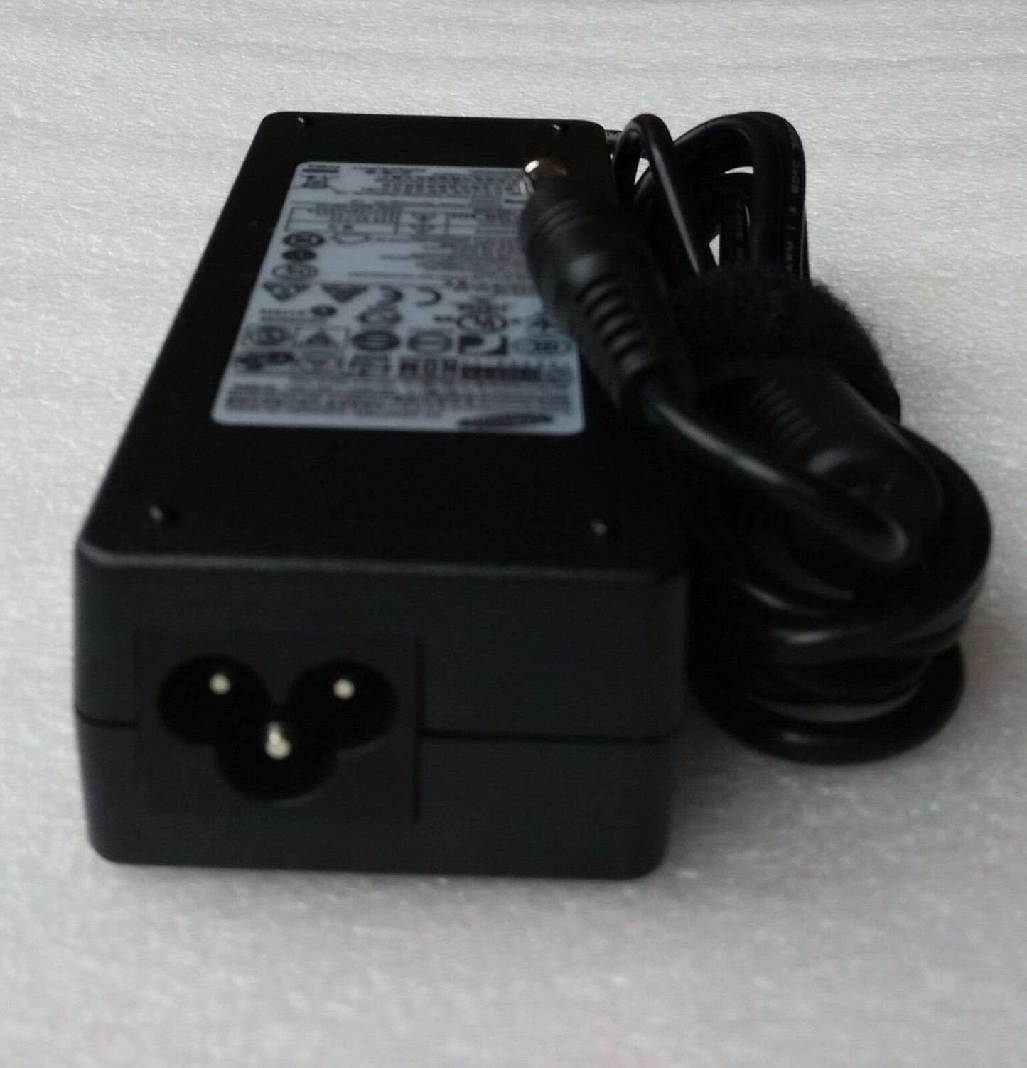 New Original OEM 90W 19V AC Adapter for Samsung Series 7 NP700Z3C-S01CH Notebook