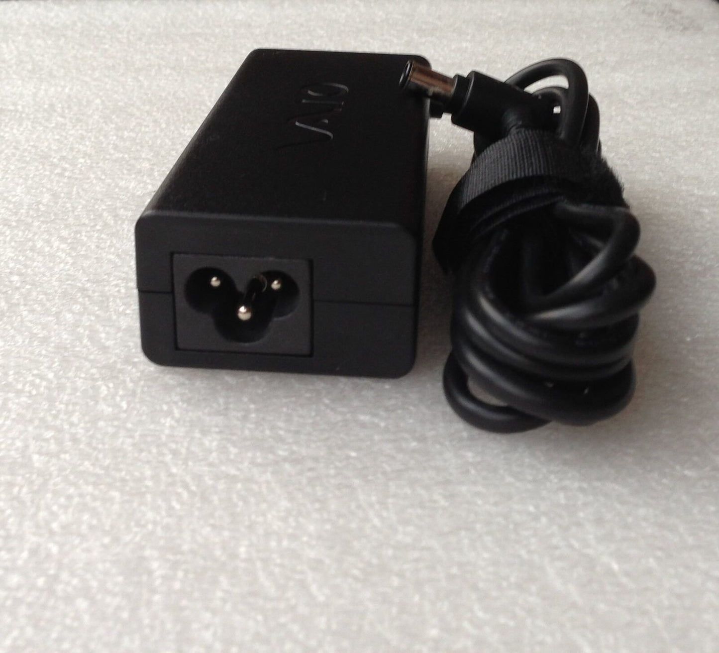 65W 19.5V 3.3A Original OEM AC Adapter Charger for Sony VAIO VGP-AC19V49 N50 V85