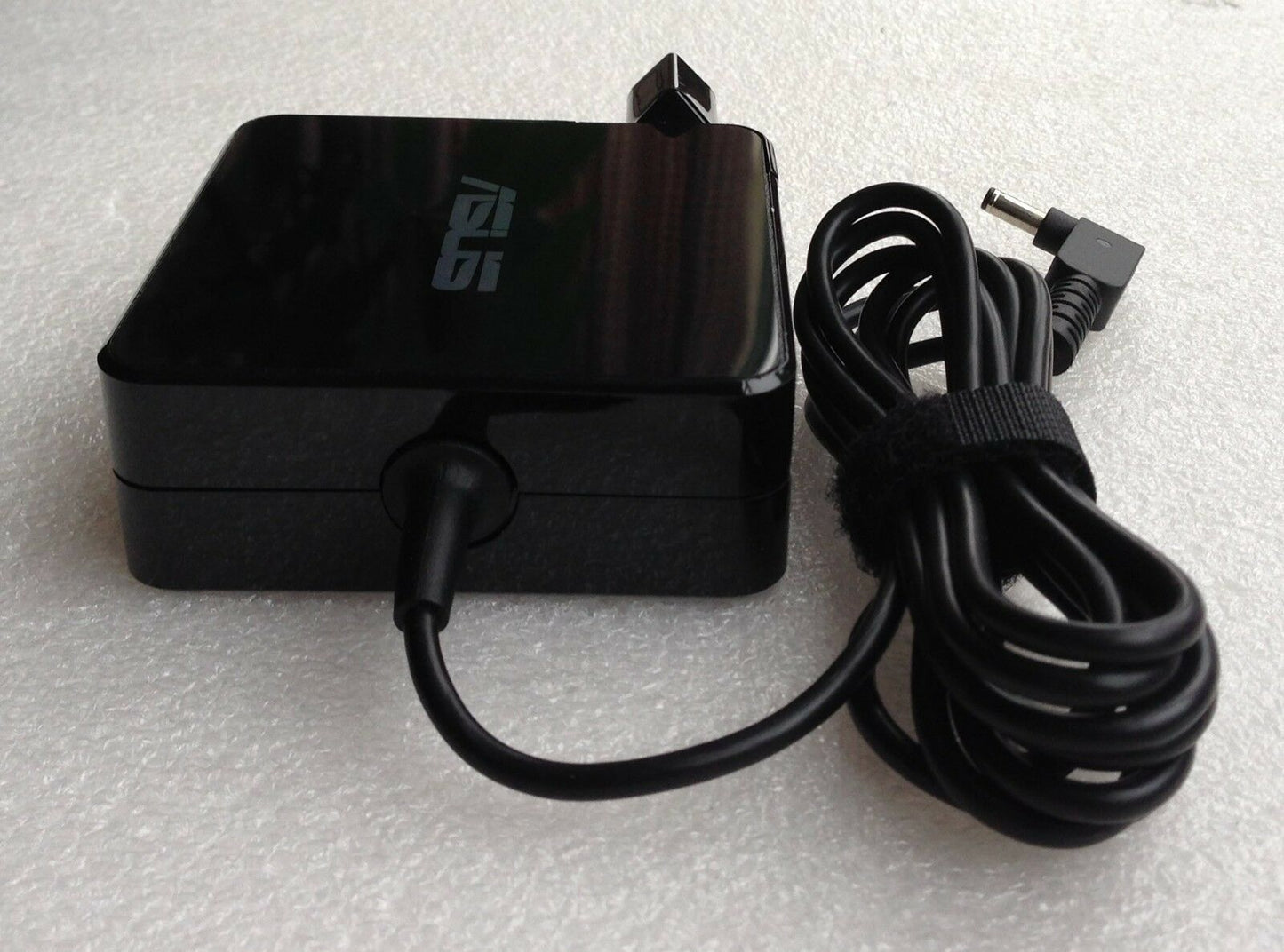 New Original OEM 19V 3.42A AC Adapter for ASUS ZENBOOK UX303LA-C4089H Ultrabook