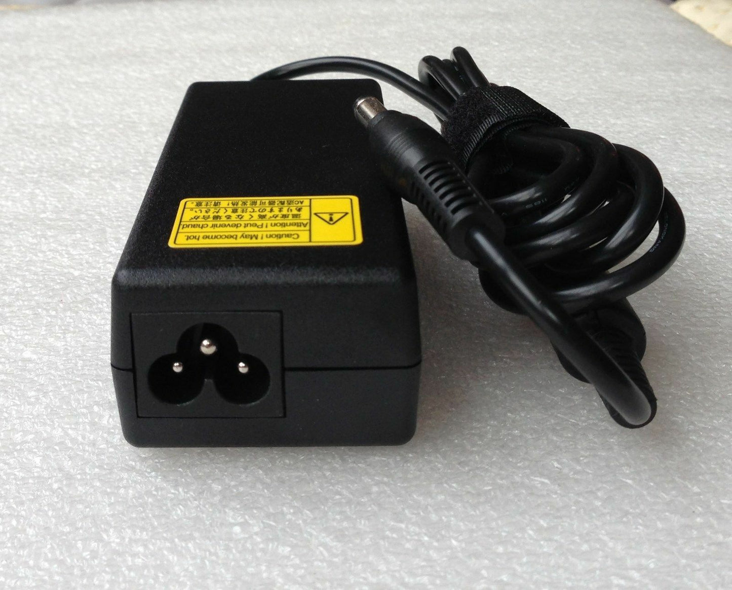 Original OEM Battery Charger Toshiba Satellite A135-S4527 A200 A215 l455d-s5976