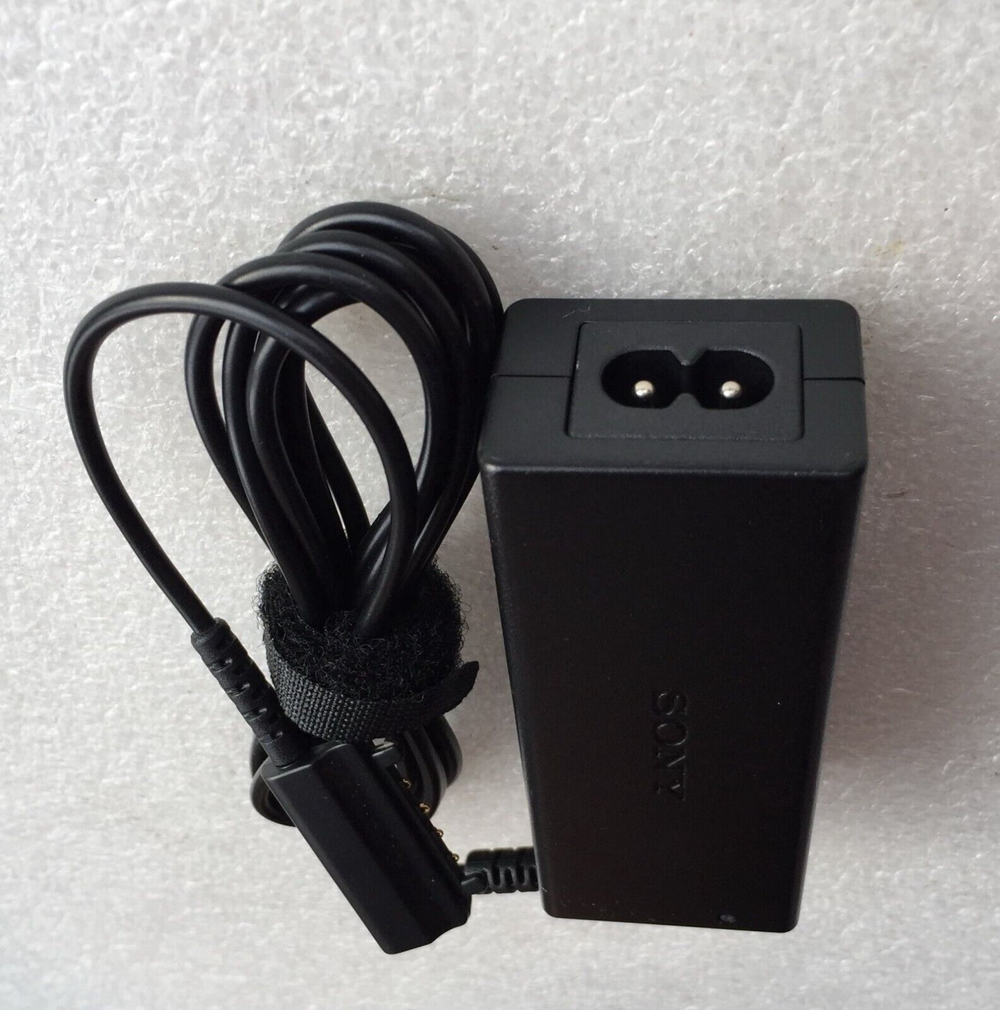 New Original Sony Tablet S SGPT112AU/S SGPT113AU/S SGP-AC10V1 10.5V Adapter&Cord