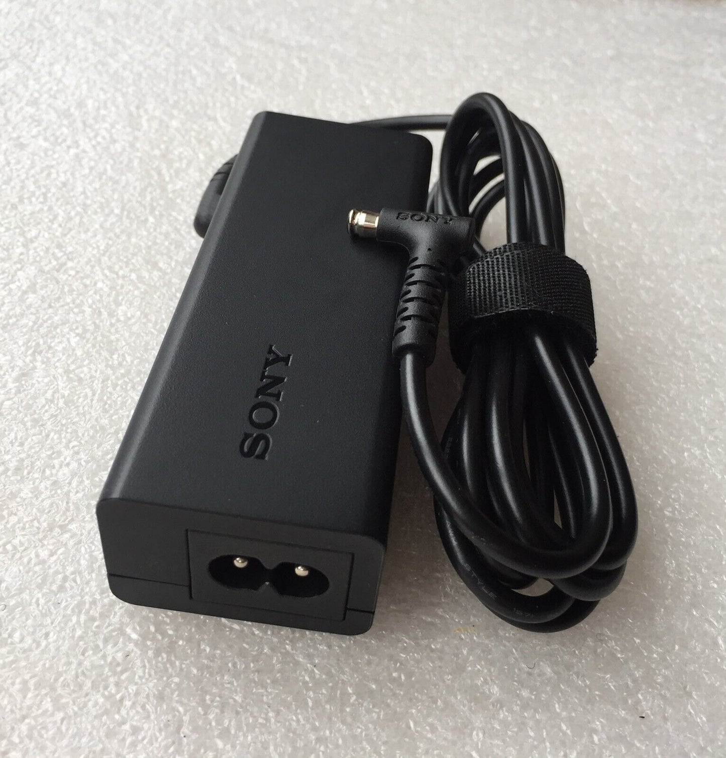 New Original Sony 19.5V/5V Charger VAIO Fit 11A SVF11N19EJS SVF11N1A1J 149250911