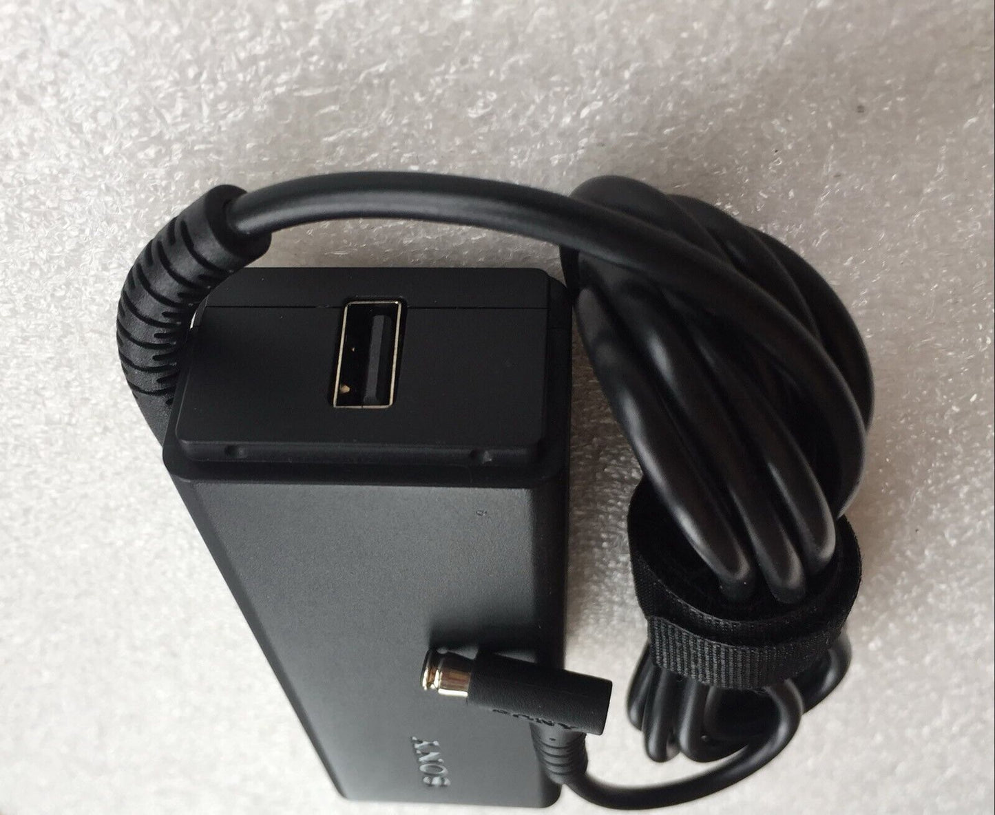 New Original Sony 19.5V/5V Charger VAIO Fit 13A SVF13N29EJS SVF13N2A1J 149250911