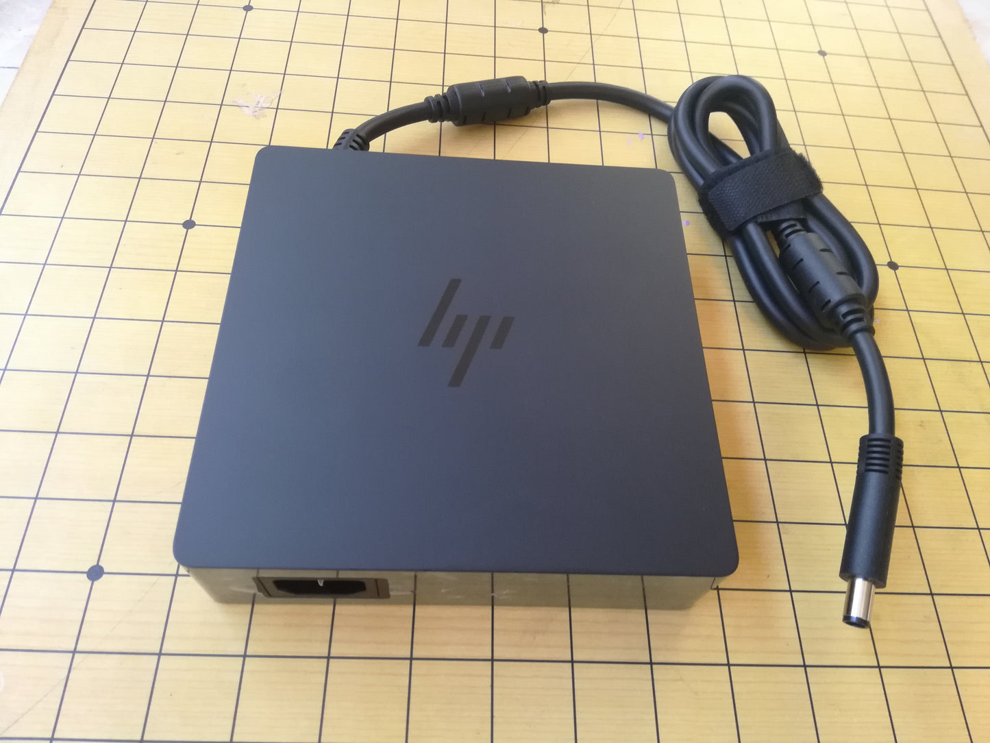 New HP 925142-850 330W Ac Adapter For Hp Omen X 17 P/N: TPC-DA60 925142-850 918607-003 918607-013 ADP-330BB BA ADP-330BB BD