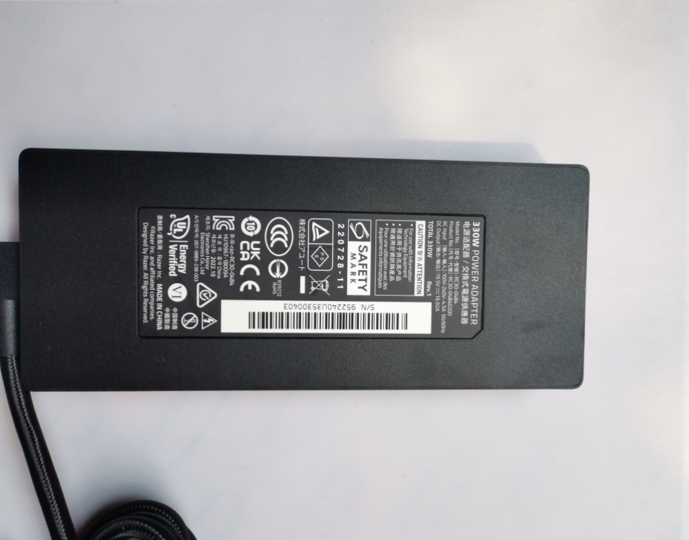 New Original Razer Blade 18 i9 13950HX 330W 19.5V 16.92A RC30-0484 Adapter Cord