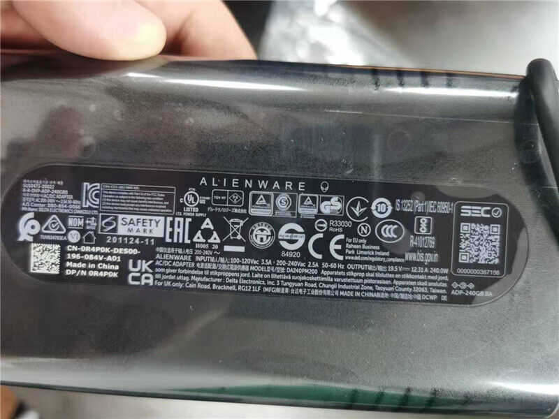 New Original OEM Alienware 240W 19.5V Adapter for Alienware m15 R7 04GC66 Laptop