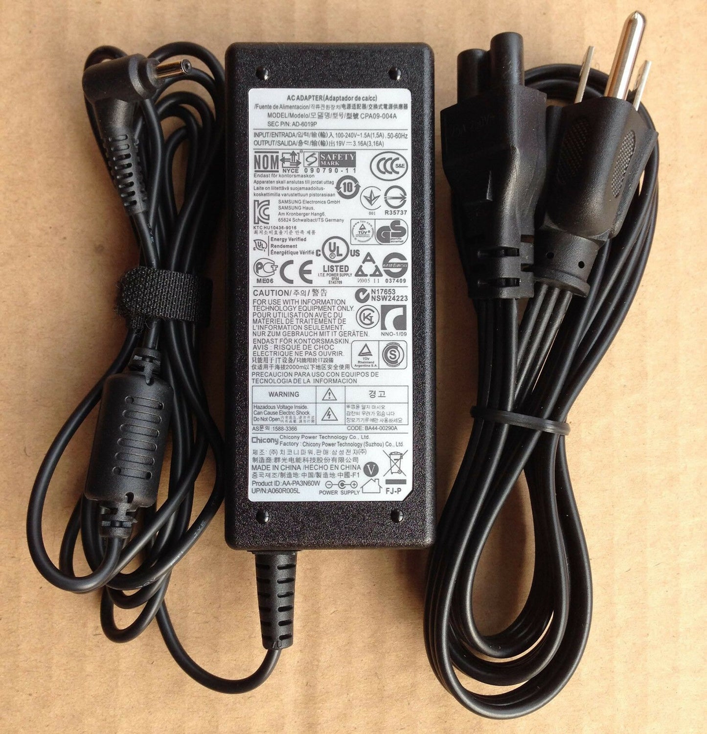 Original OEM Chicony Samsung Charger ATIV Book 5 NP530U4E-S01RU,NP530U4E-K02RU@@