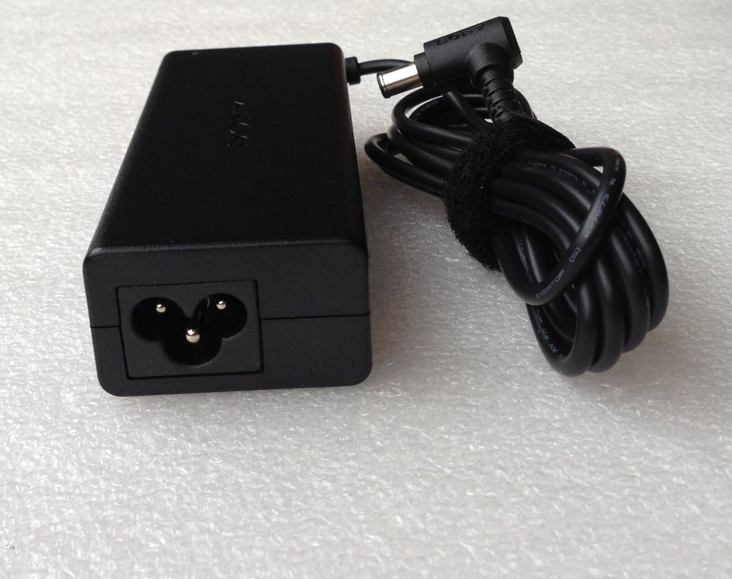 @New Original OEM Sony 65W AC Adapter for Sony VAIO Fit 15A SVF15N27CDB Flip PC