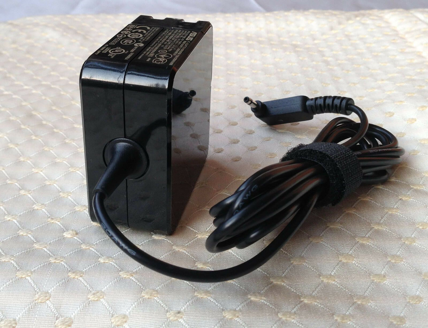 New Original OEM ASUS 19V 2.37A AC/DC Adapter for ASUS Zenbook UX31E-DH72 Laptop