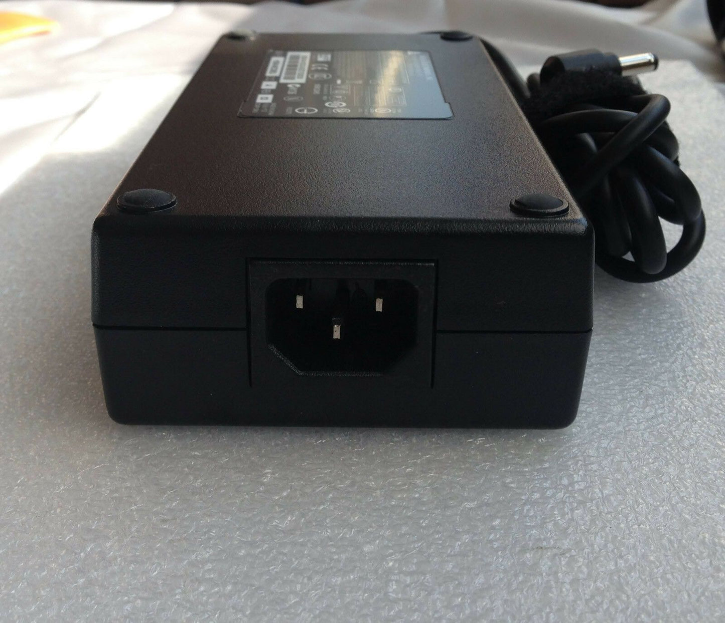 @New Original OEM Delta AC Adapter for MSI WT60 2OK-889US,2OK-615US,ADP-180NB BC