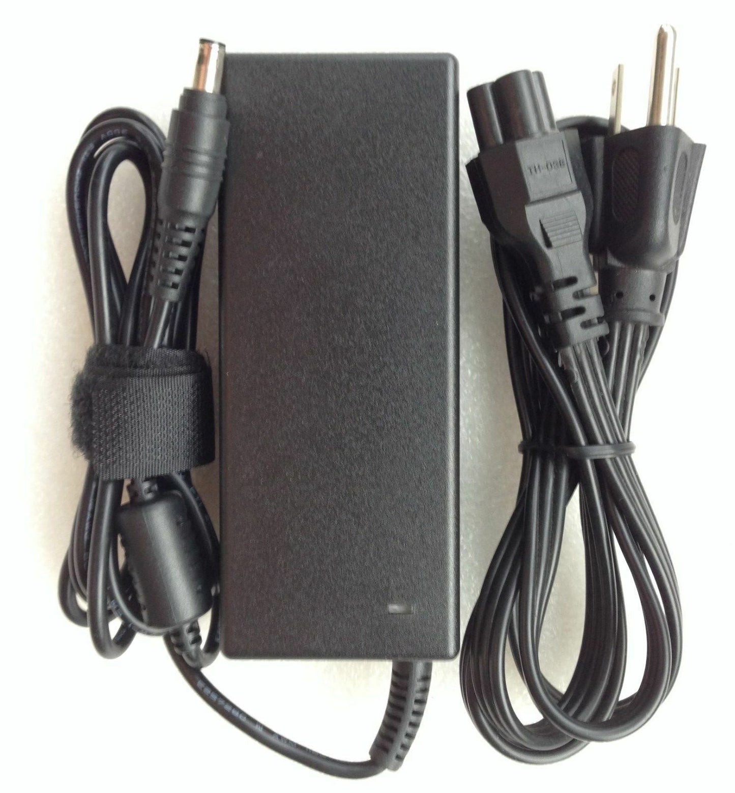 Original OEM 90W AC Adapter for Samsung NP-RF711-S01US RF711-S02US,NPRF711-S02CA