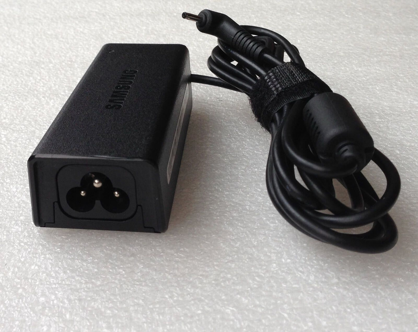 @New Original OEM Samsung ATIV Smart PC Pro XE700T1C-A04US AA-PA3N40W AC Adapter