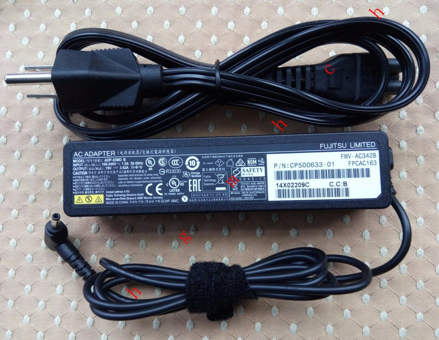New Original OEM 65W AC Adapte for Fujitsu STYLISTIC Q665,Q6650M64ABDE Tablet PC