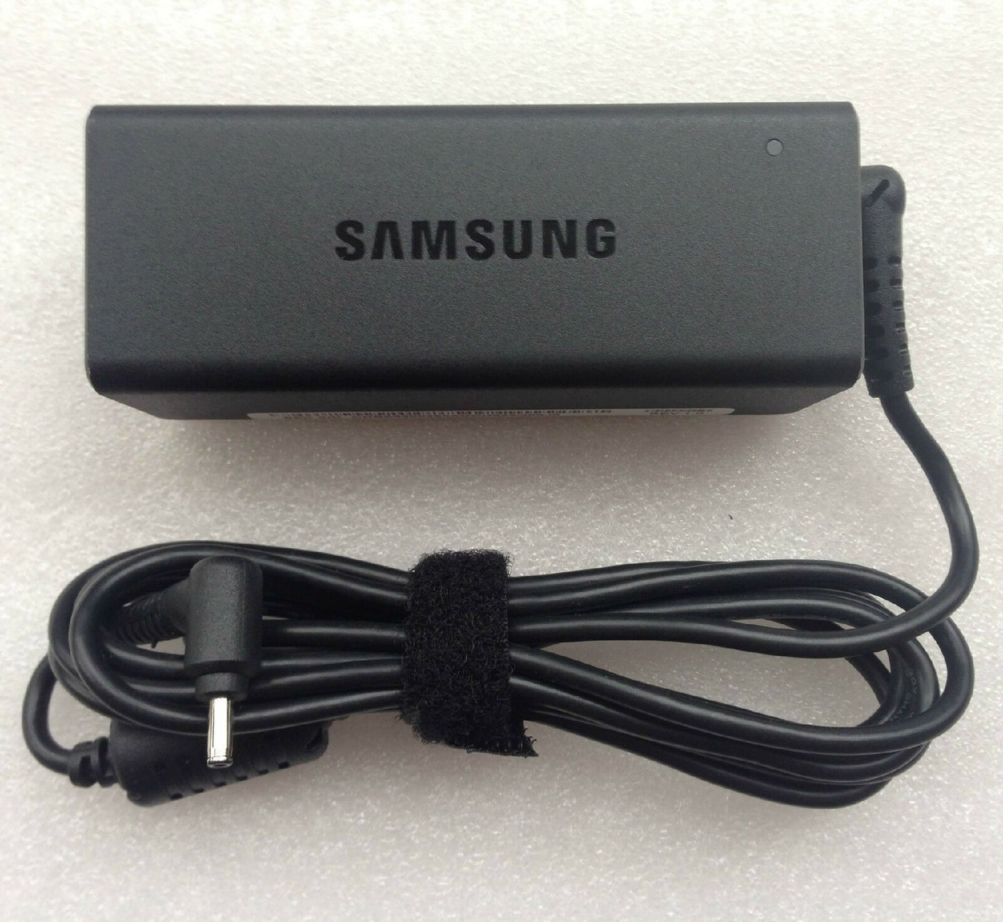 Original OEM Samsung 40W Power Charger ATIV Book 9 Lite NP915S3G-K01UK Ultrabook