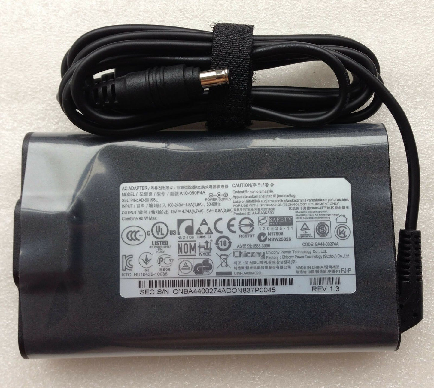 Original Samsung NP870Z5E-X01IT,AD-9019SL,BA44-00274A,A10-090P4A Slim AC Adapter