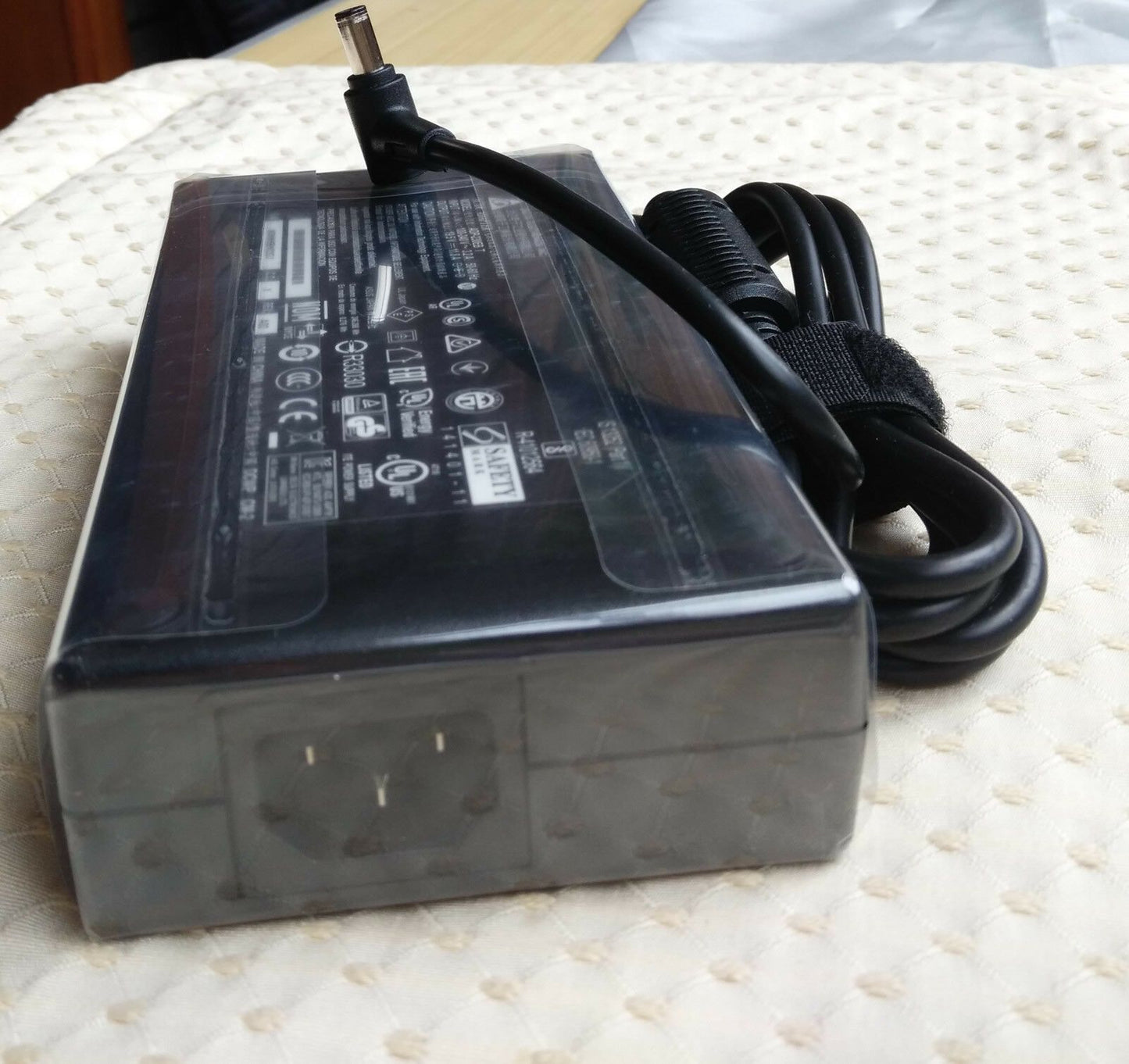 @Original Delta ASUS 230W AC Adapter for ASUS ROG Strix GL702VS-DS74,ADP-230EB T