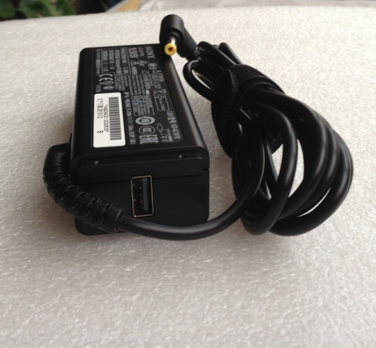 Original OEM Sony 45W AC/DC Adapter for Sony VAIO DUO 13 SVD13215PXB,VGP-AC10V10