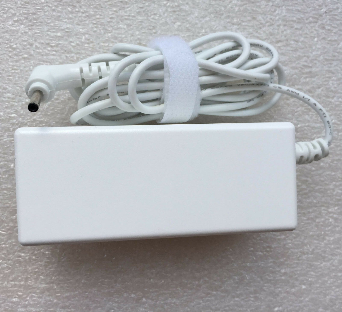 Original OEM LG 40W 19V 2.1A AC/DC Adapter for LG Gram 13Z970-EA50K,13Z970-GR30K