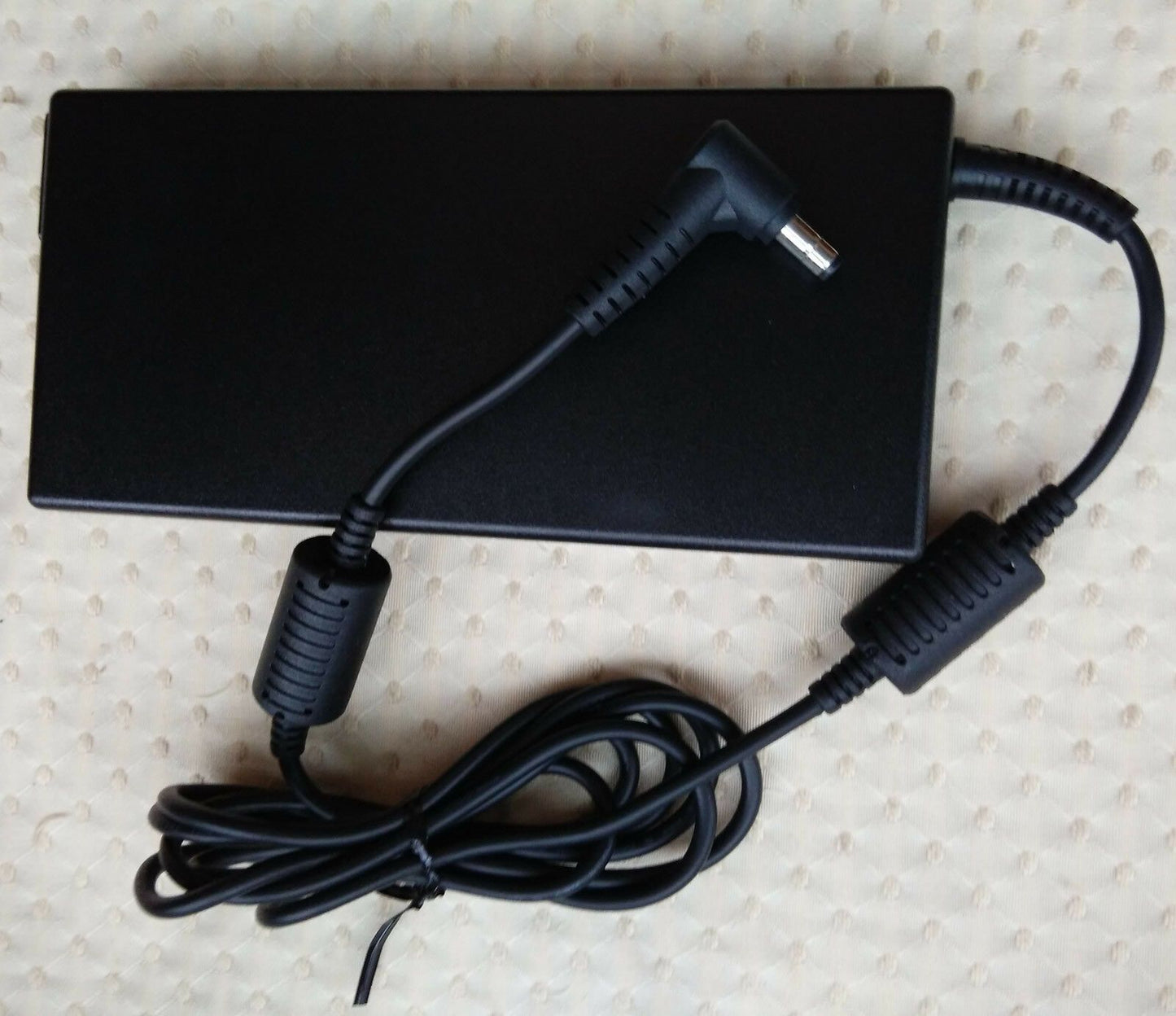 Original Delta 150W 19.5V AC Adapter for MSI GS40 6QE(Phantom)-228AU,ADP-150VB B