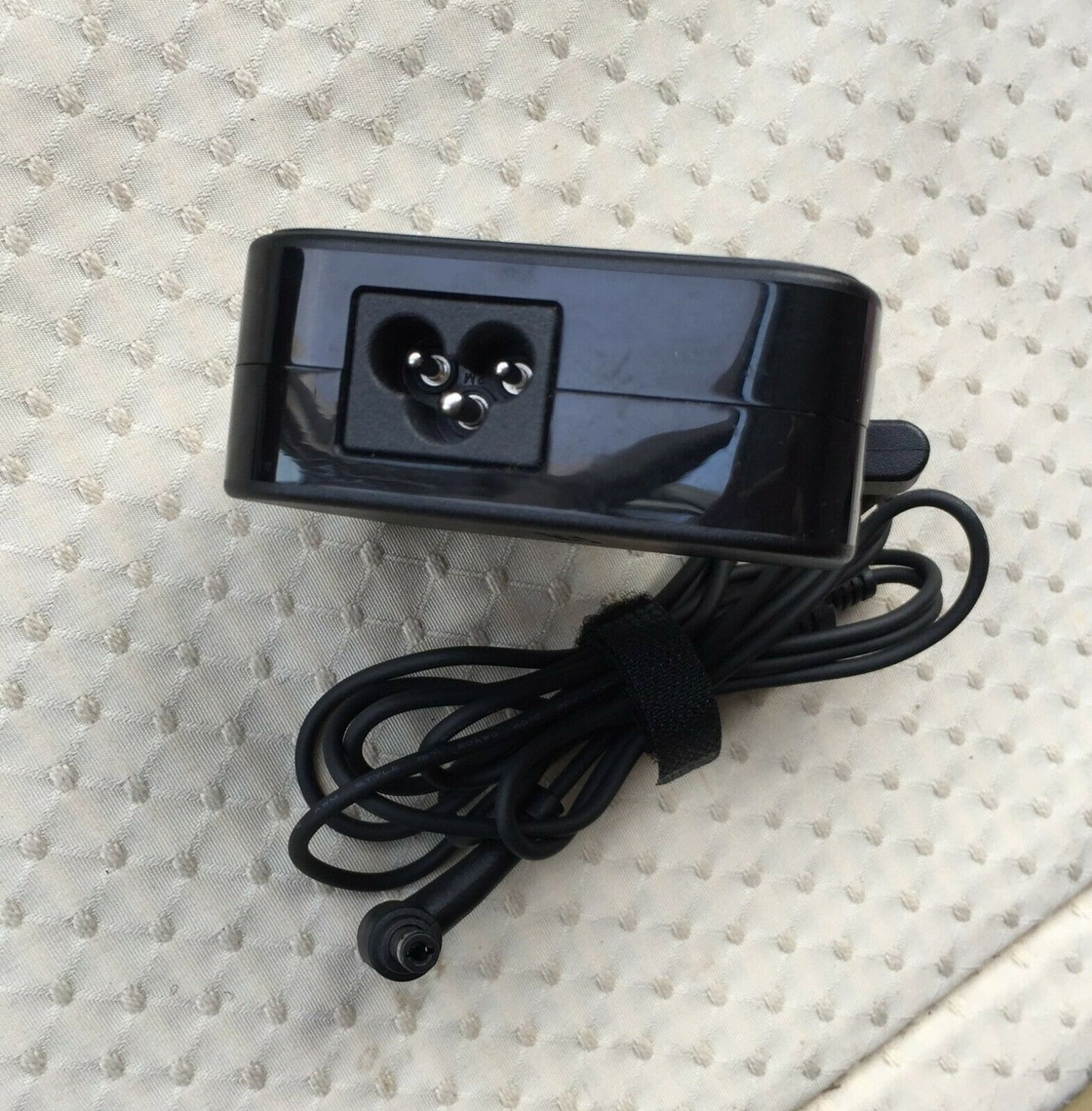 @New Original ASUS 65W 19V AC Adapter for ASUS Vivobook S451LA,S451LB,ADP-65GD B
