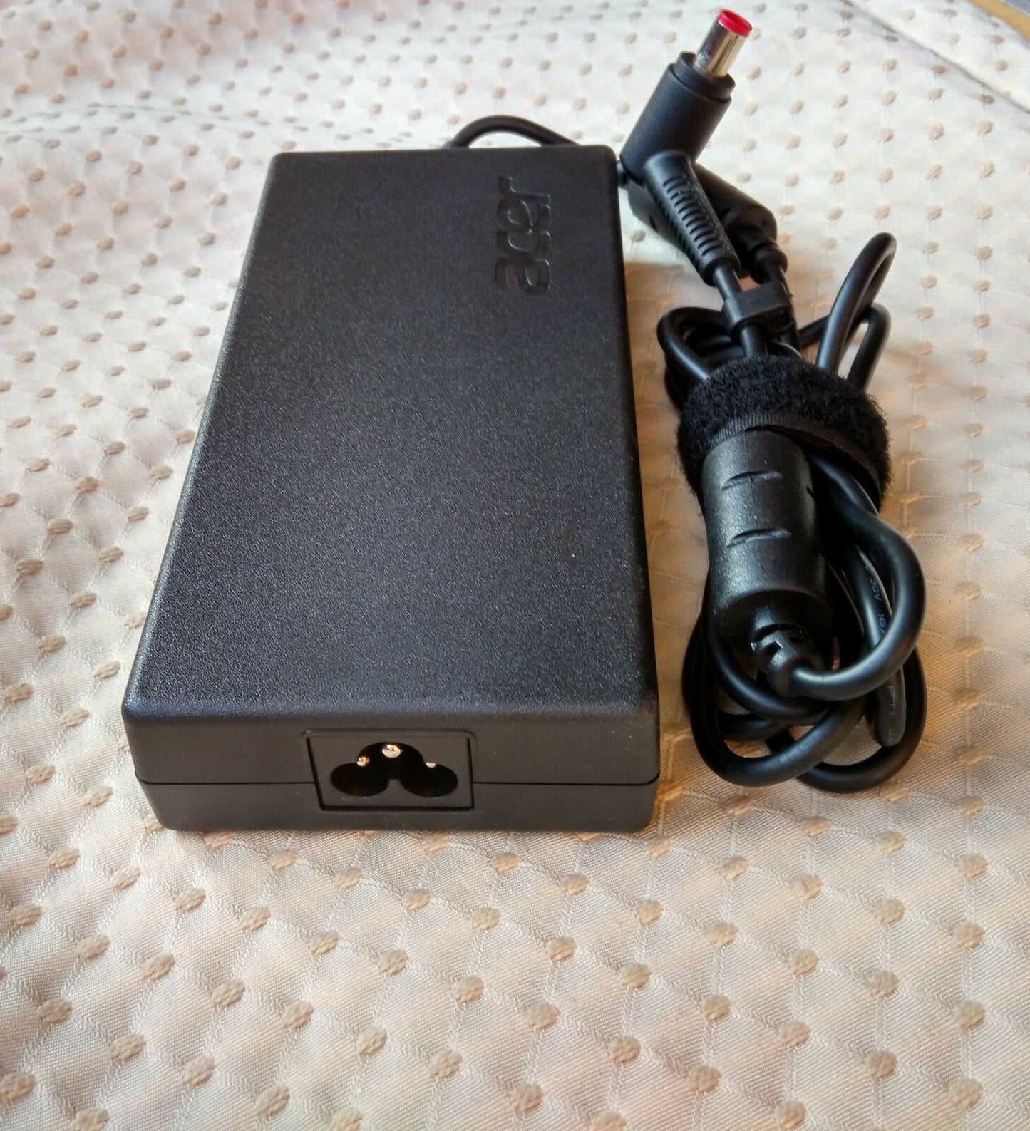 New Original OEM Acer 180W AC/DC Adapter for Predator 17 G9-791-73EX,ADP-180MB K
