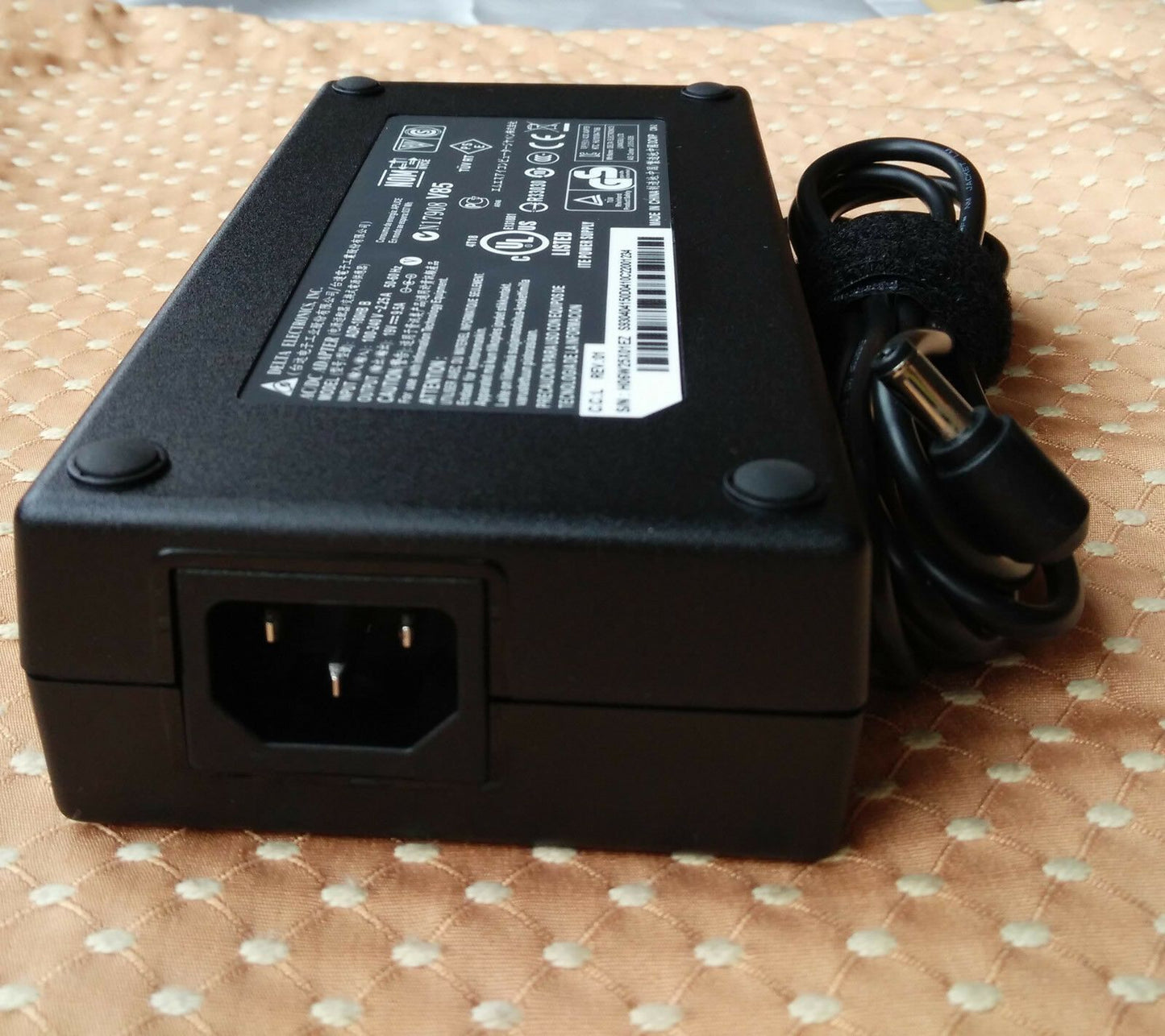 Original OEM Delta 180W Cord/Charger Sager/Clevo NP8265-S,NP8235,P151SM1,P150SM