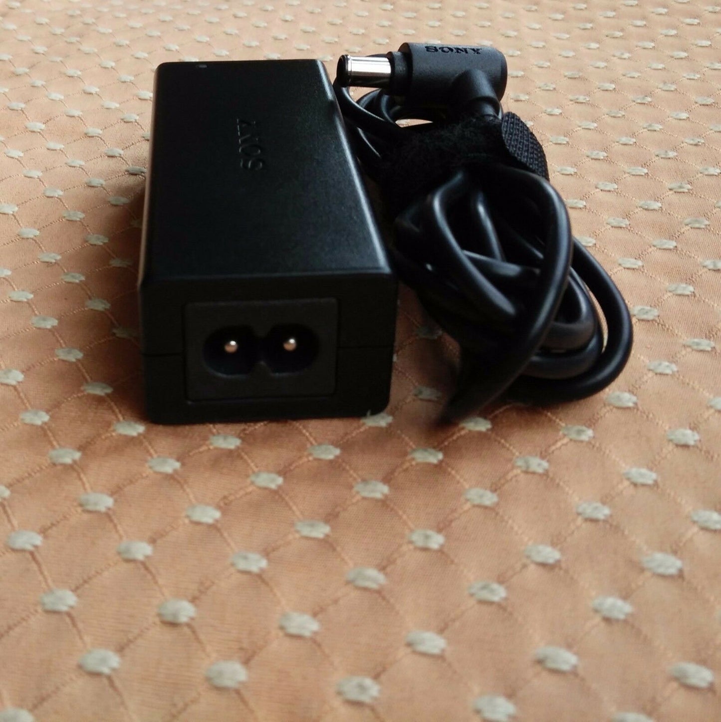 Original Genuine OEM 45W AC Adapter for Sony Vaio SVF14A15CXS,VGP-AC19V67 Laptop
