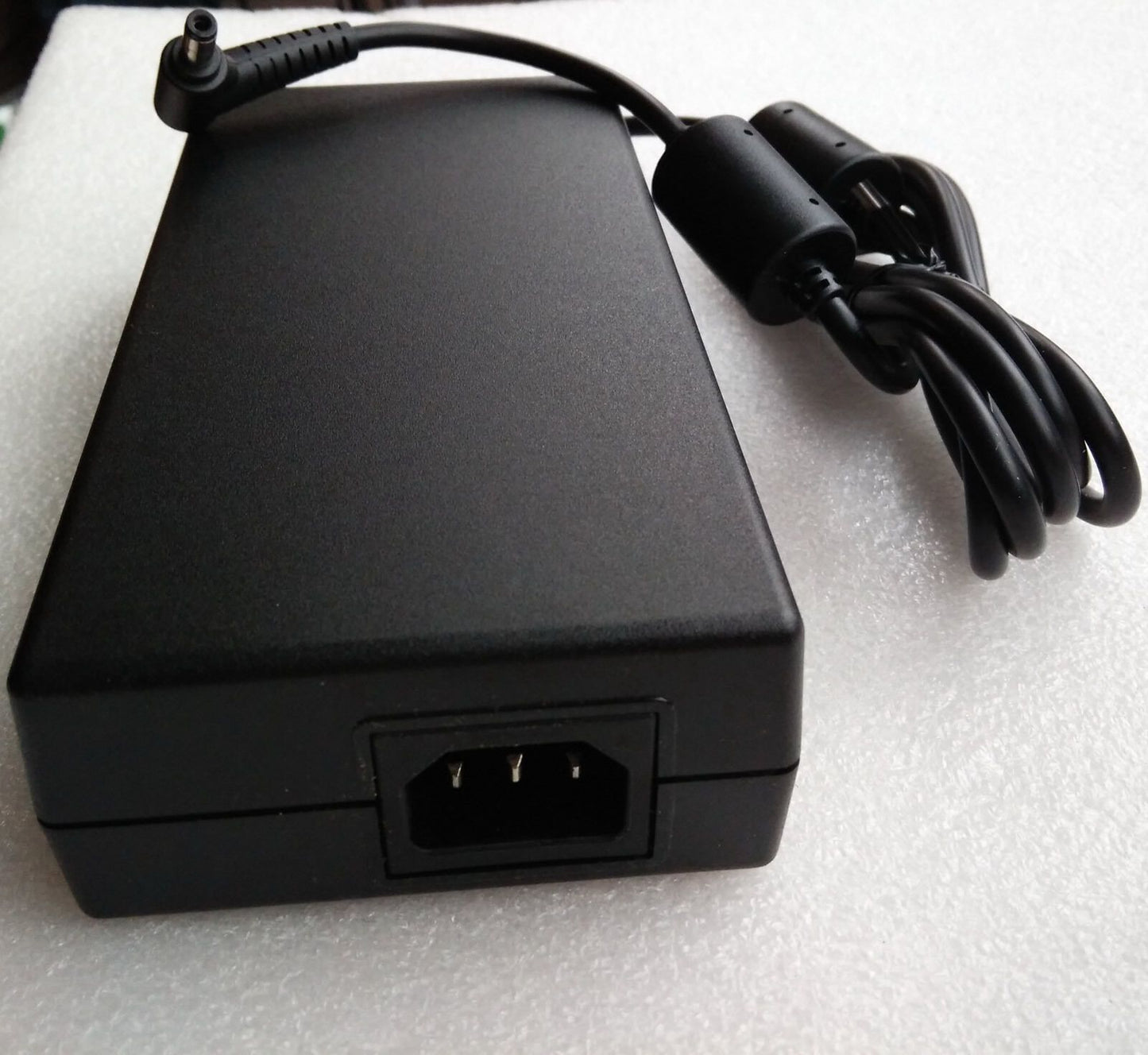 Original OEM Delta 19.5V 9.2A AC/DC Adapter for MSI WT60 2OK-1281AU,ADP-180NB BC