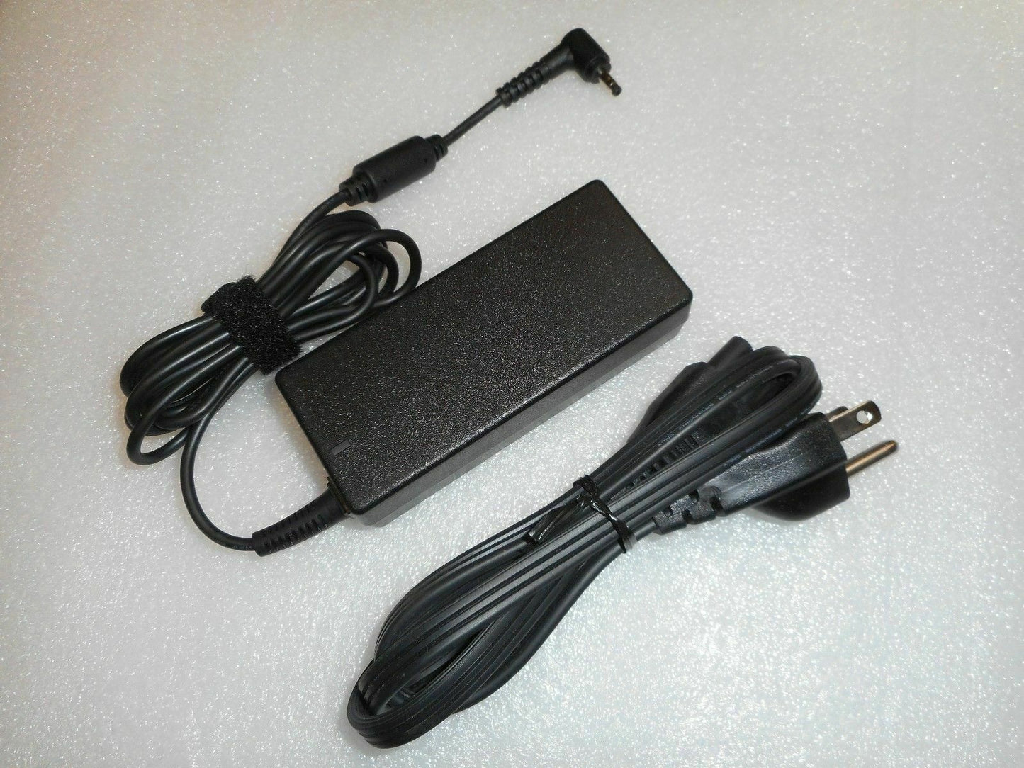 @Original Dell AC Adapter for Dell Vostro 5460 5470 5560,HA65NS5-00,DA65NM111-00