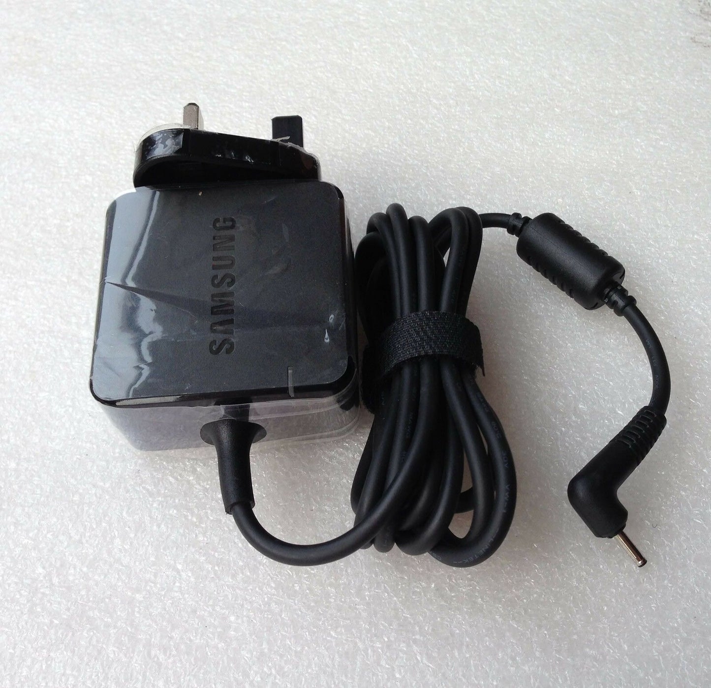 @New Original Genuine OEM 26W AC Adapter for Samsung ATIV Book M NT110S1J-K13W