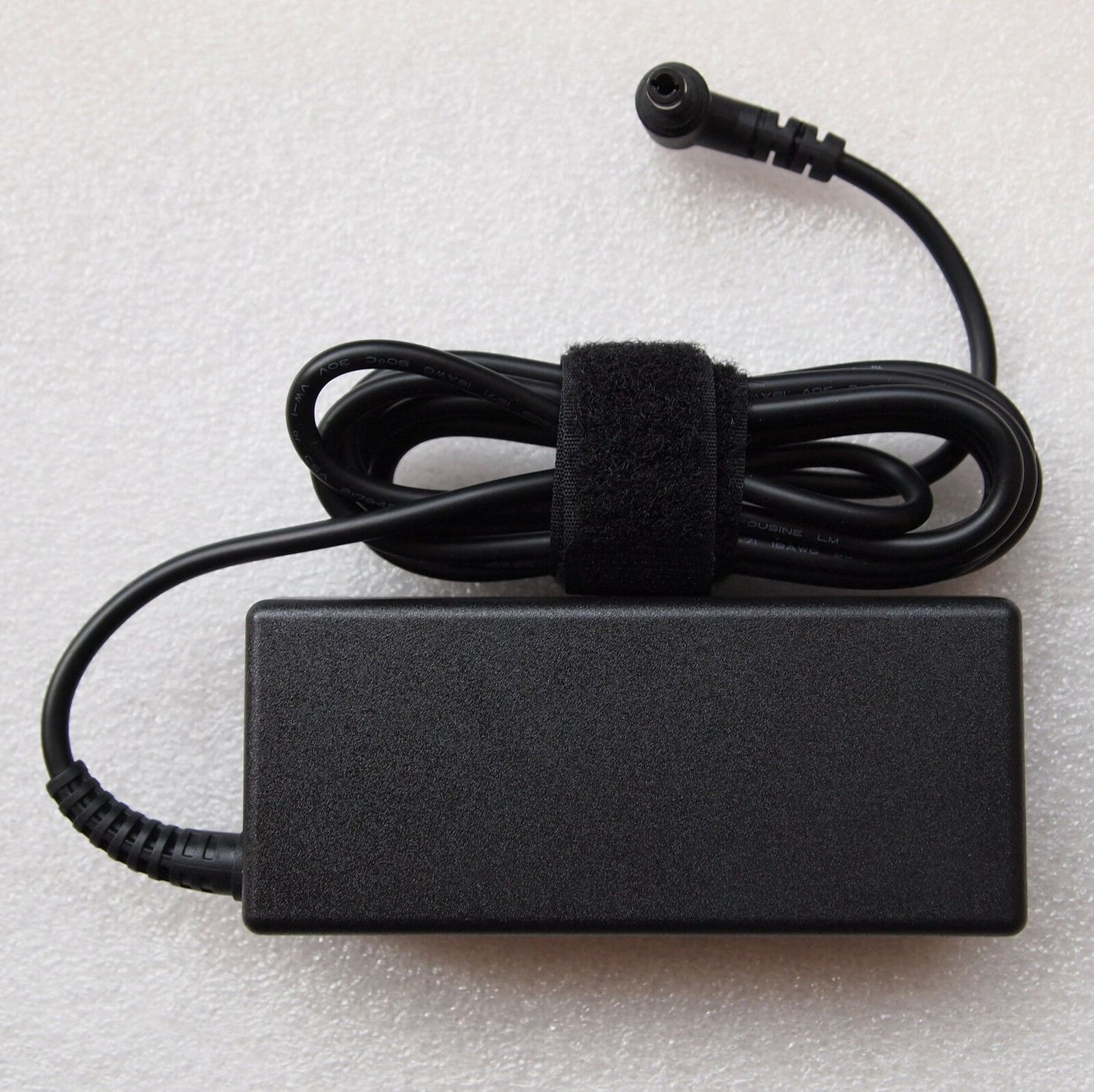 New Original HP 65W AC Adapter for Compaq Presario All-in-One CQ1-1307LA Desktop