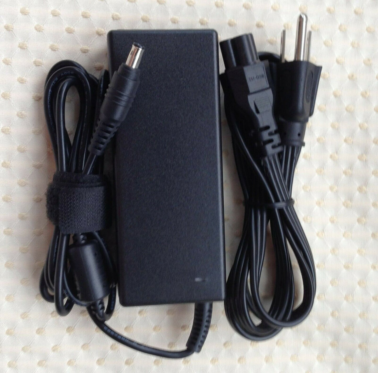 New Original OEM Samsung Ativ Book NP870Z5E-X02CA 90W AC/DC Adapter Cord/Charger