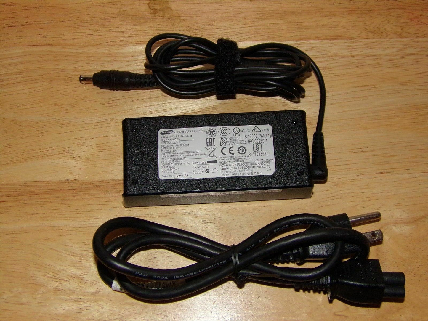 New Original OEM 19V 3.16A AC Adapter&Cord for Samsung Notebook 5 NP530E5M-X02US
