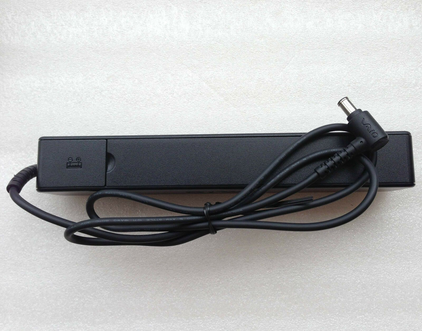 @New Original Genuine OEM Sony Vaio VGP-AC19V51 90W 19.5V/5V AC Adapter Charger