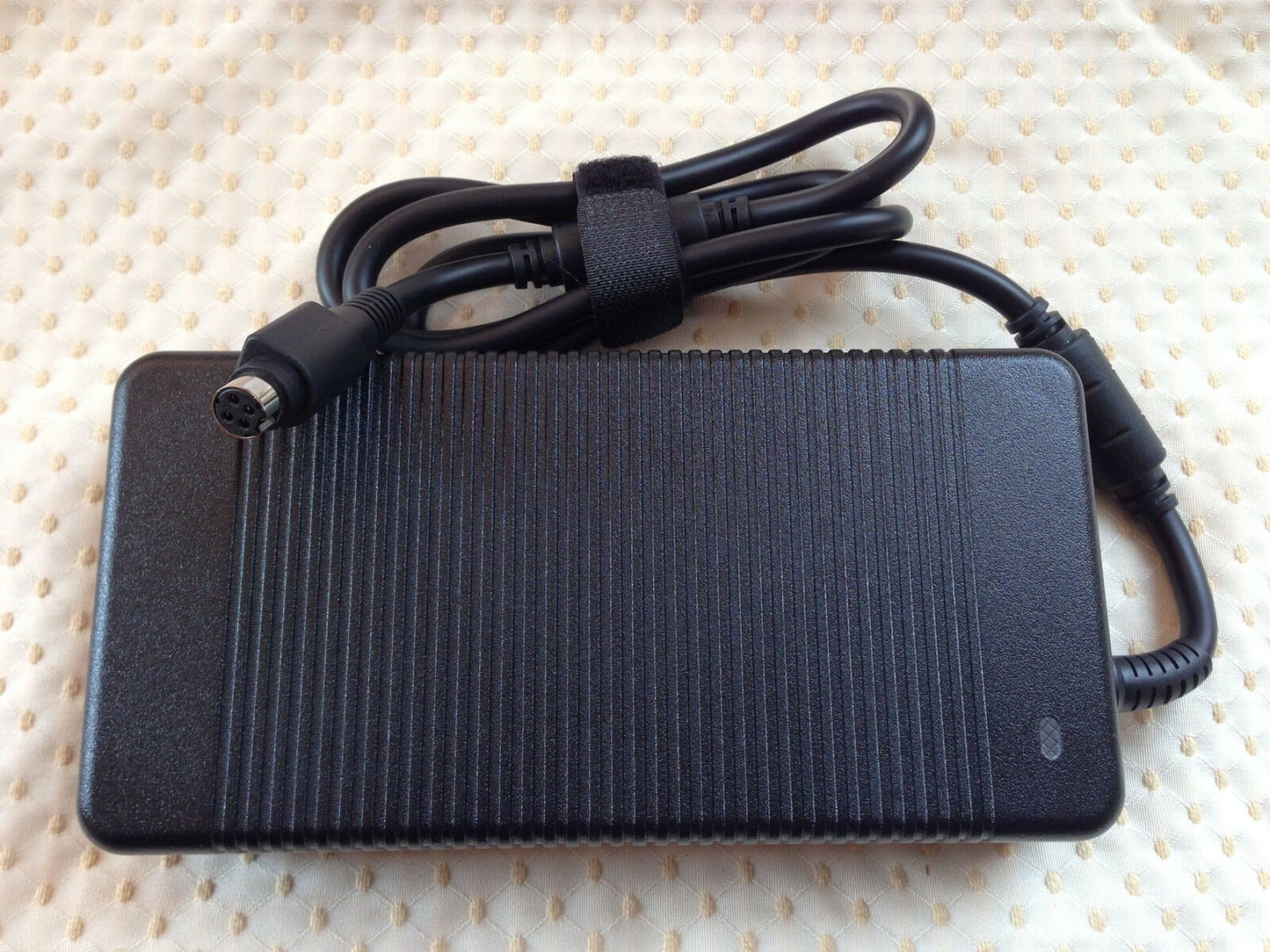 Original OEM Delta 330W 19.5V AC Adapter for MSI GT80 2QE Titan SLI GTX980M SLI
