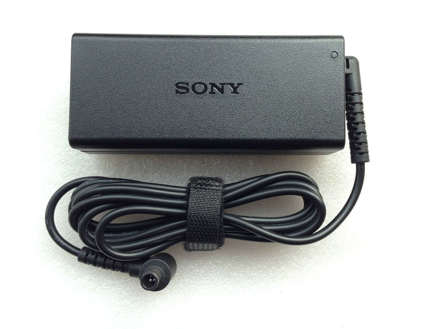 Original OEM Sony VGP-AC19V76 Power Vaio Fit 14A SVF14N25CXB,SVF14N25CDB Flip PC