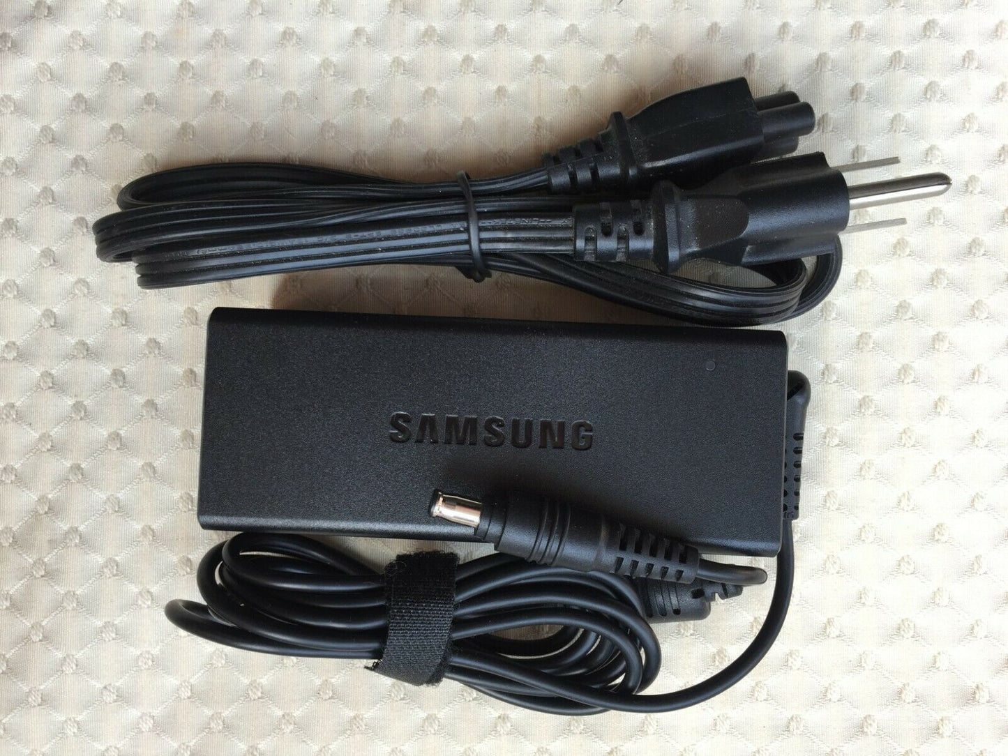 @New Original OEM Samsung AC Adapter&Cord for Samsung Notebook 5 NP500R5L-M03US