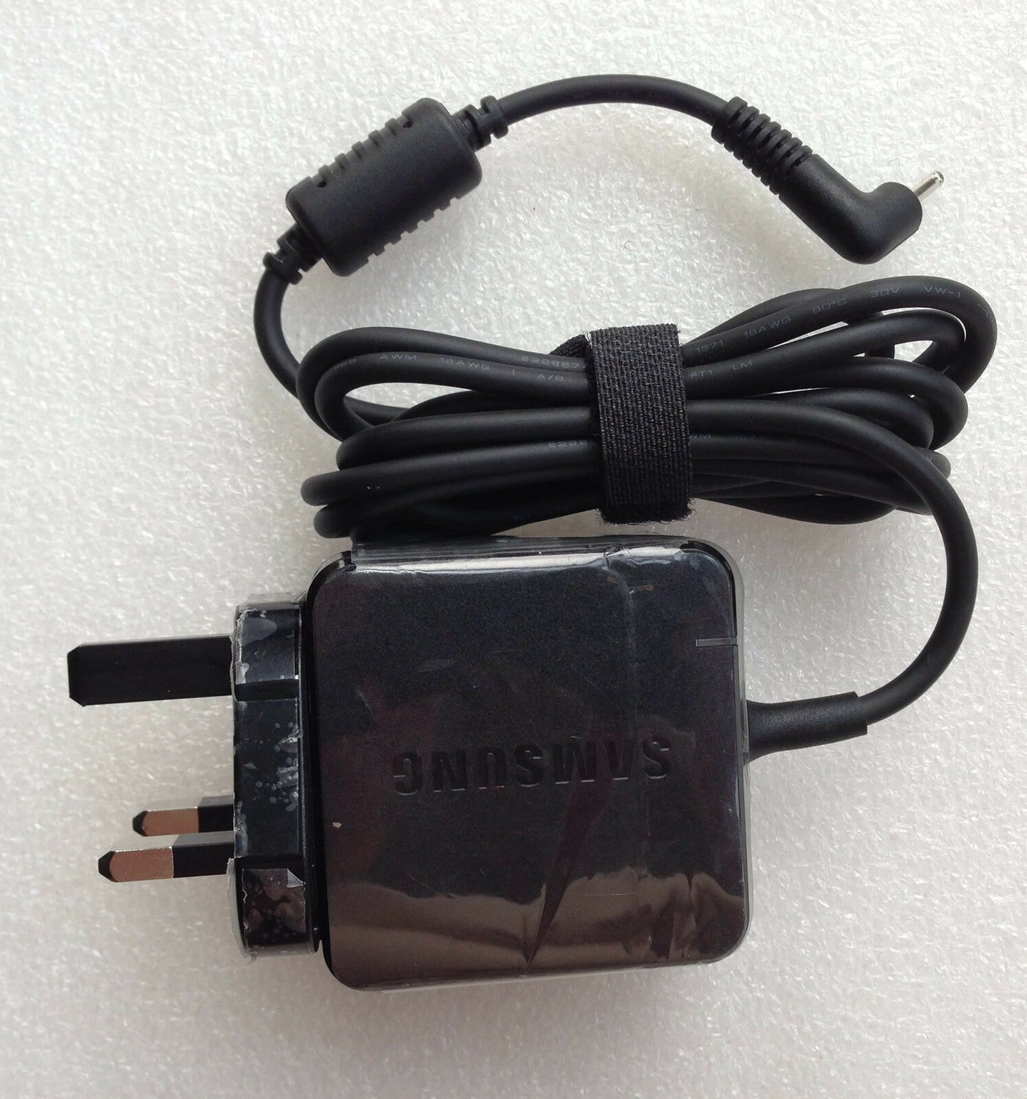 @New Original Genuine OEM 26W AC Adapter for Samsung ATIV Book M NT110S1J-K13W