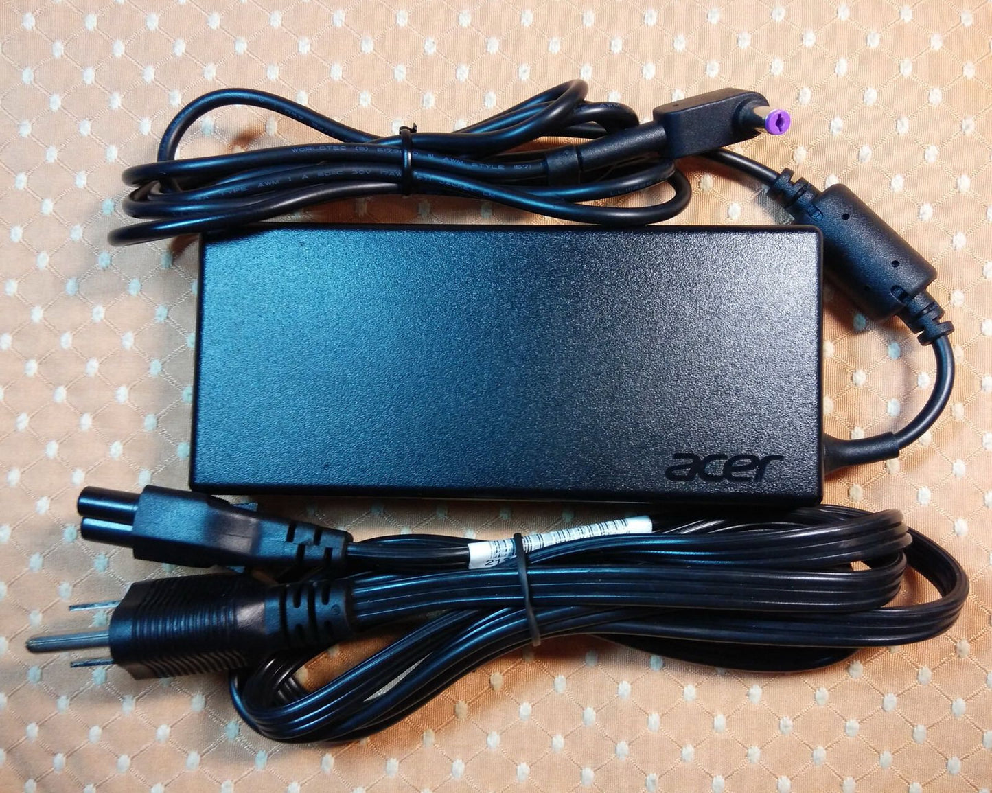 New Original OEM 135W 19V 7.1A AC Adapter for Acer Aspire VN7-592G-7015 Notebook