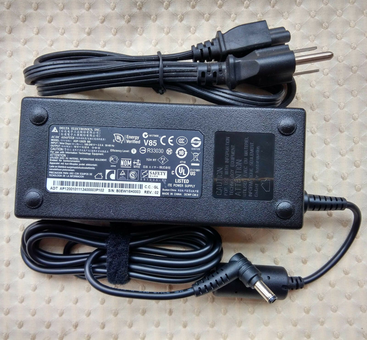 New Original OEM 120W 19V AC/DC Adapter for Medion Akoya E8410 P8610 P8612 P8611