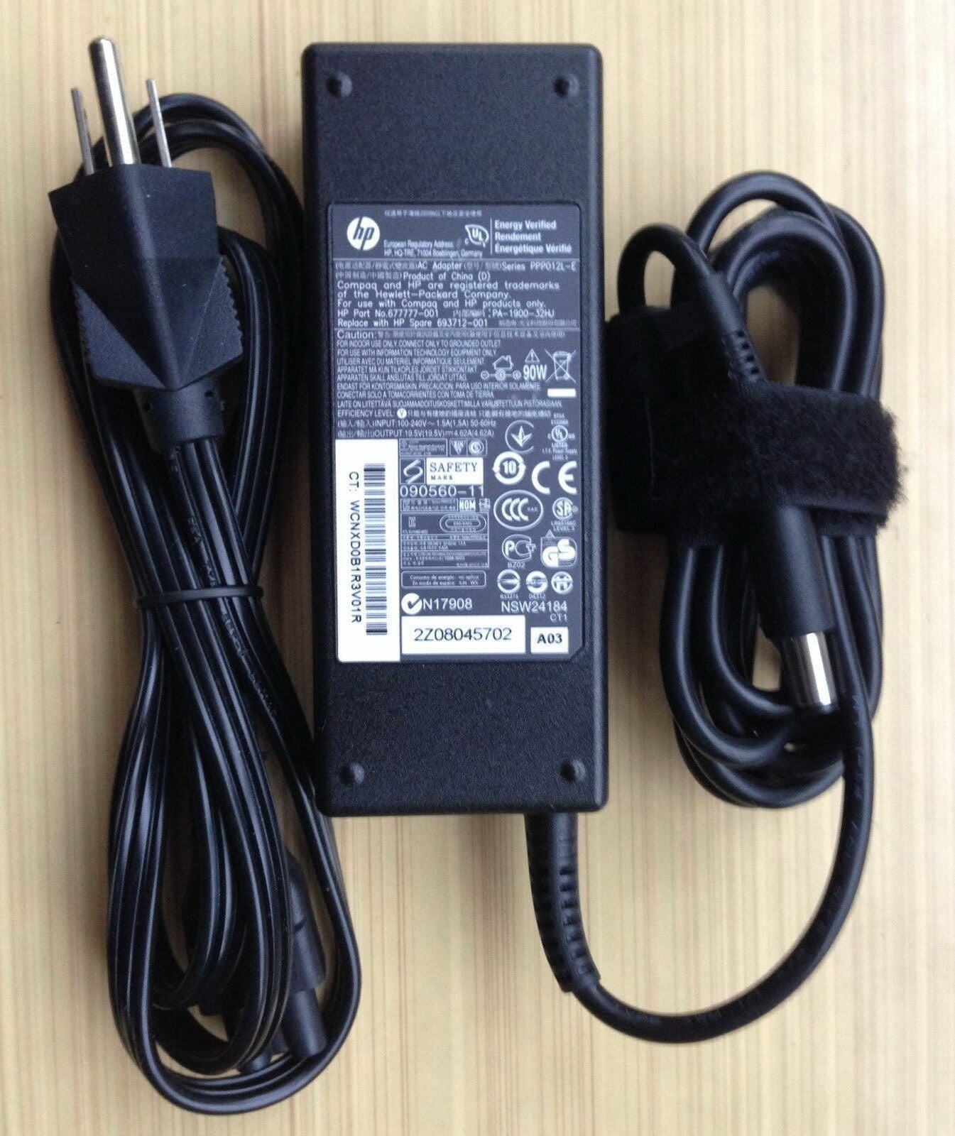 Original OEM HP EliteBook 8440p,8440w 693712-001,463955-001 90W Smart AC Adapter