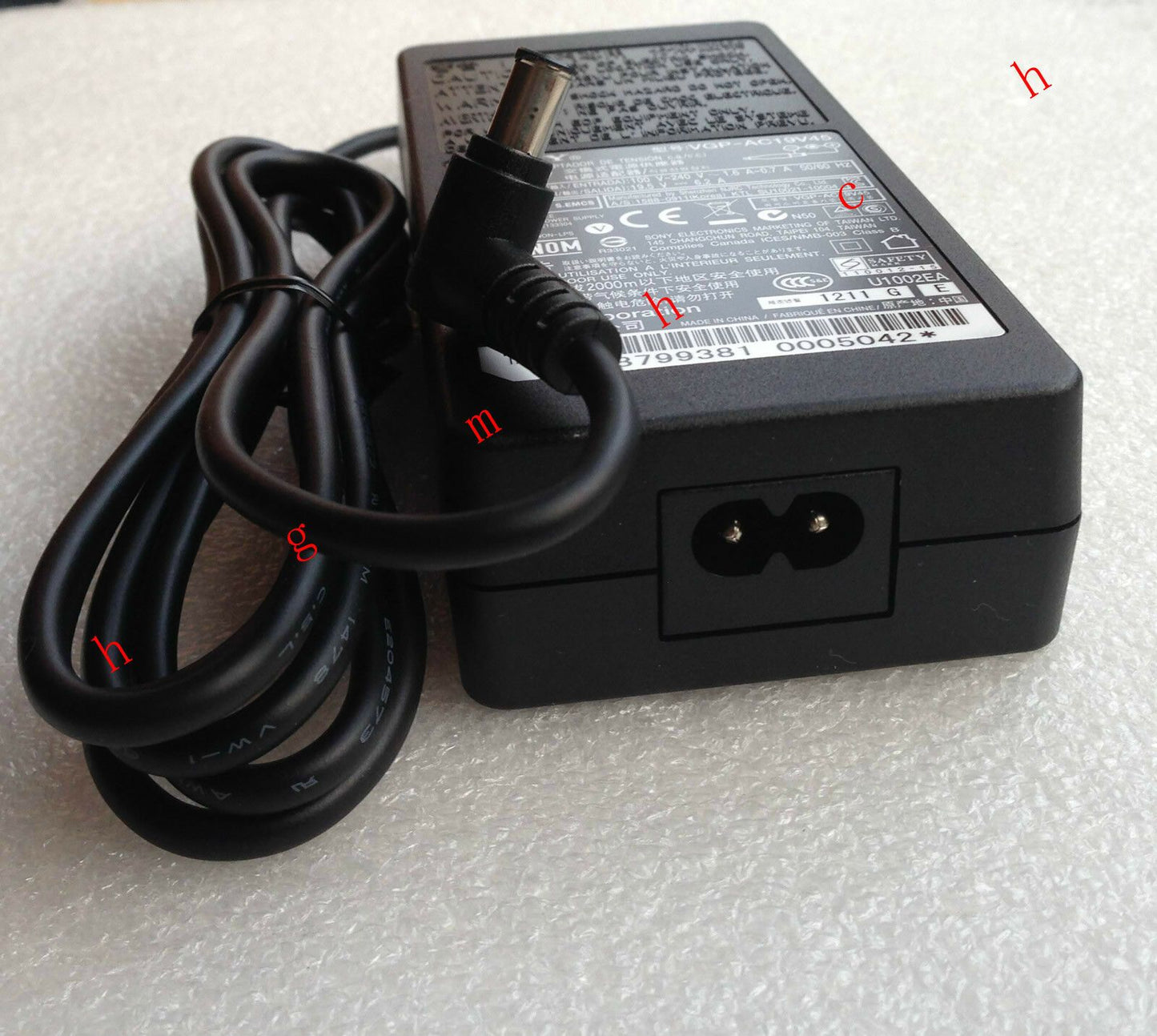 New Original OEM Sony 19.5V 6.2A 120W AC Adapter for Sony Vaio PCG-81111U Laptop