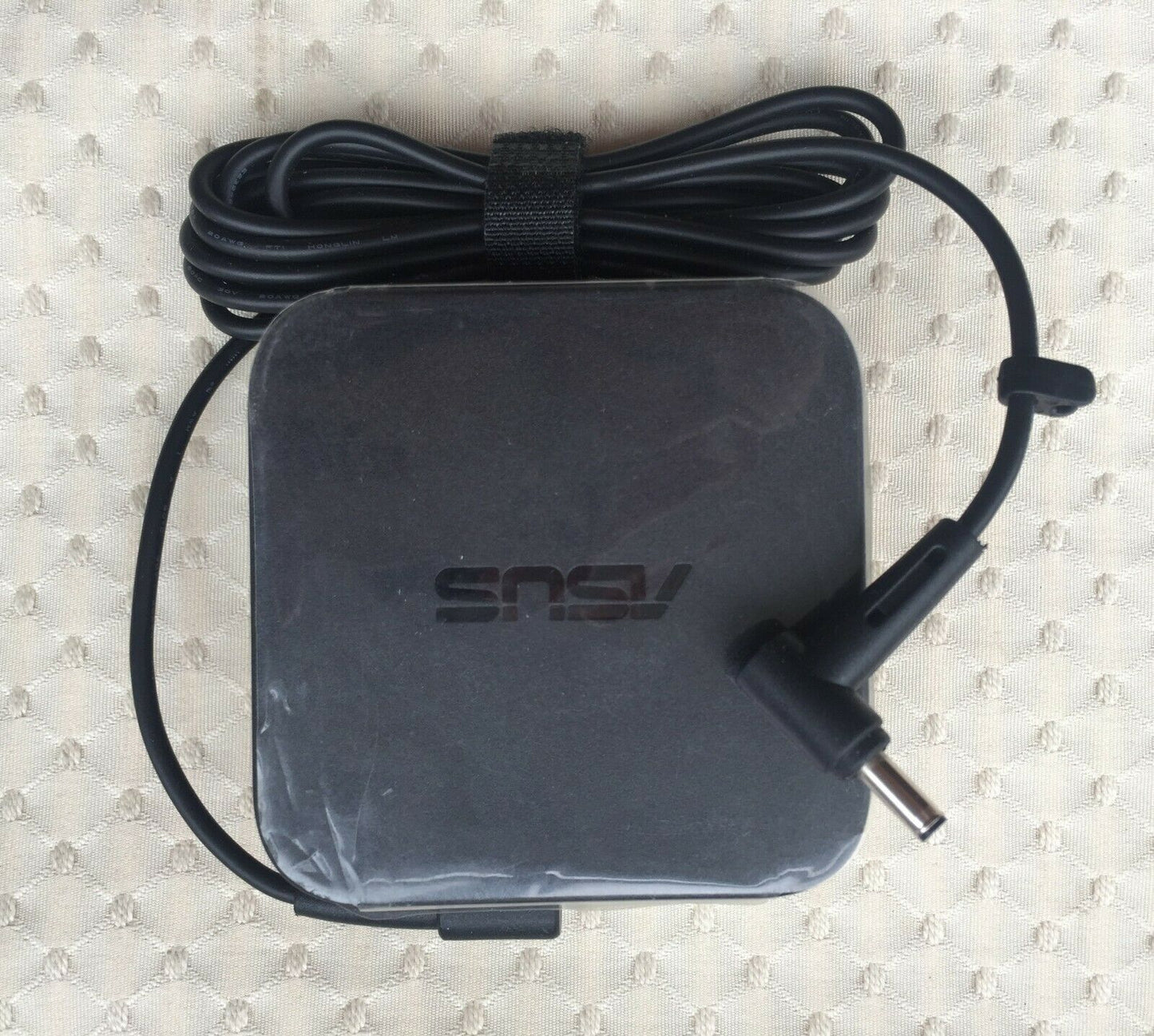 New Original ASUS AC Power Adapter&Cord/Charger for ASUS Q553UB-BSI7T13 Notebook