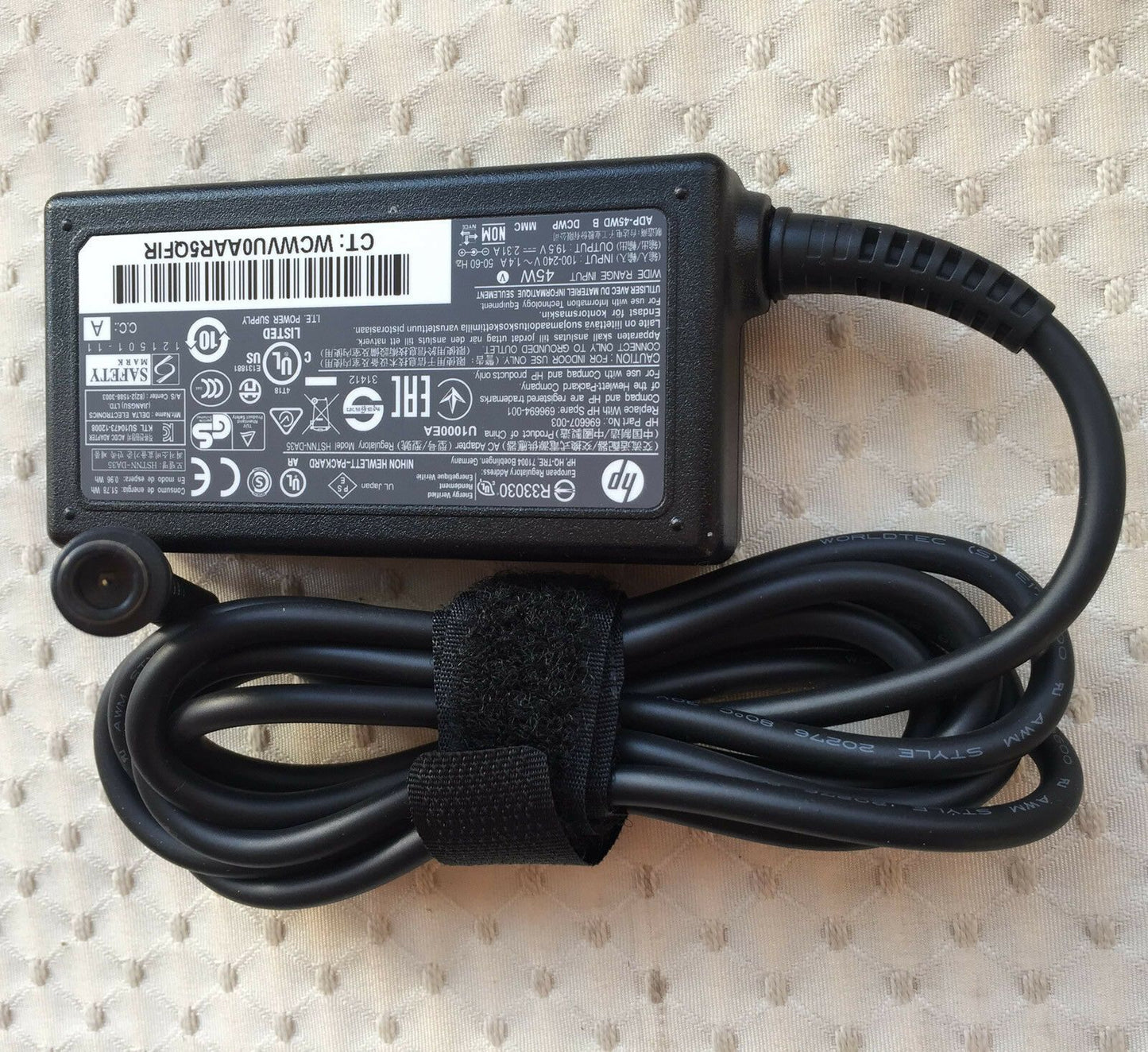 New Original HP 45W 19.5V 2.31A AC Adapter for HP Elitebook 820 G1 Series Laptop