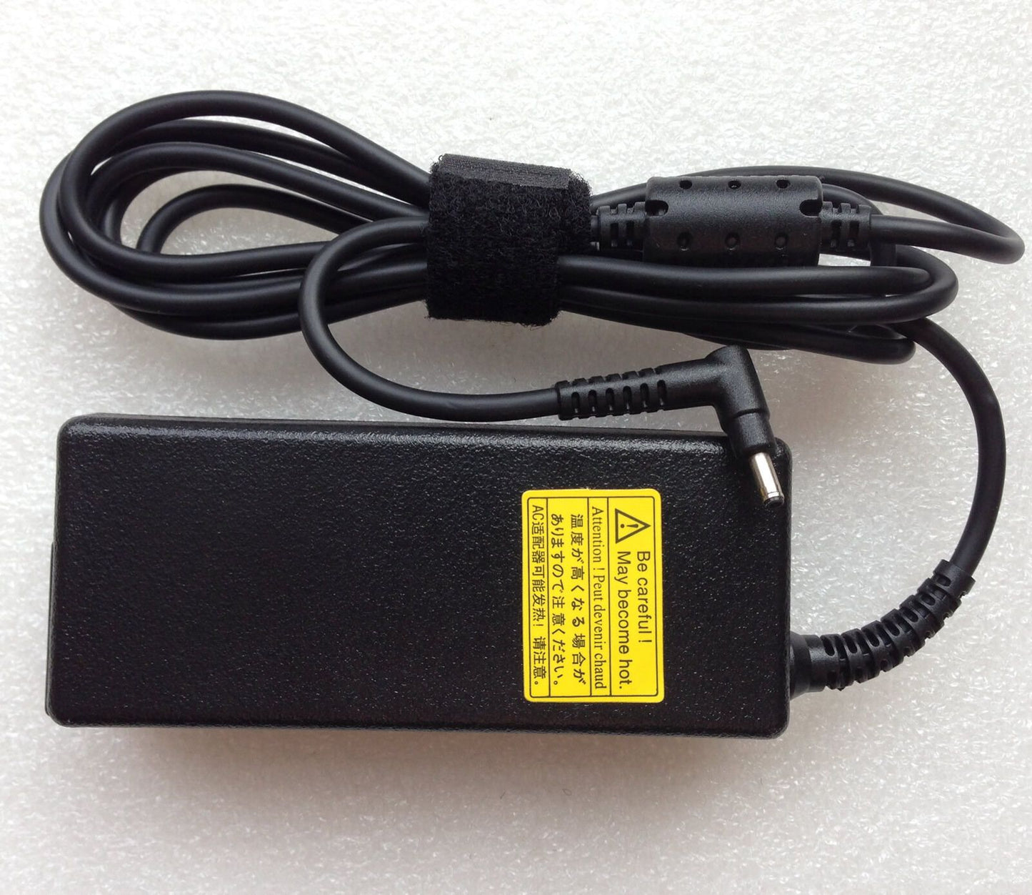 Original Genuine OEM 65W 19V AC Adapte for Acer aspire R13 R7-371T-59ZK Notebook